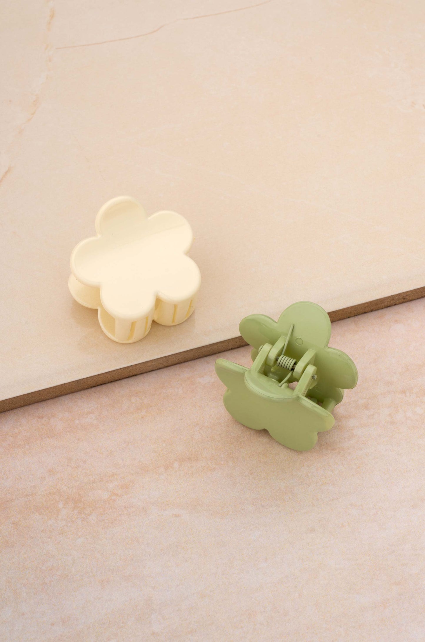 Flower Child Hair Claw Set on slate
