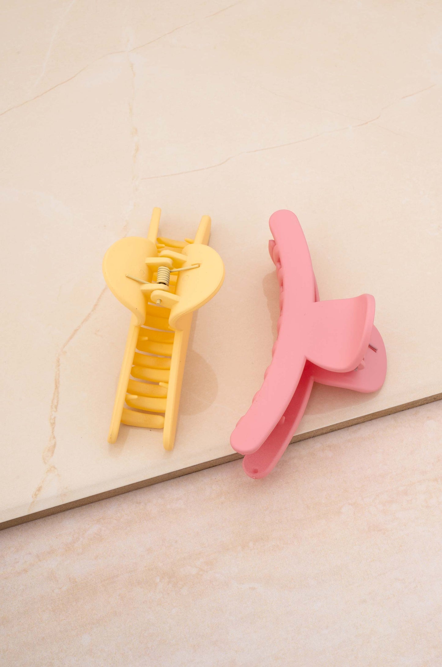 Weekday Warrior Hair Claw Set on slate 3