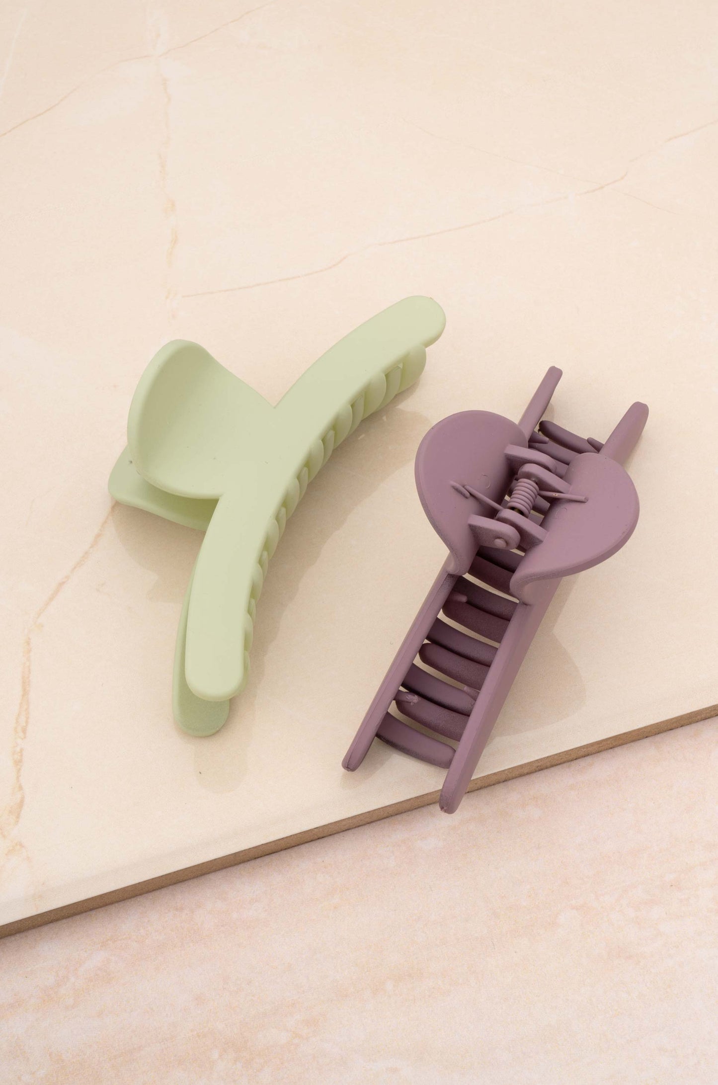 Weekday Warrior Hair Claw Set on slate 4