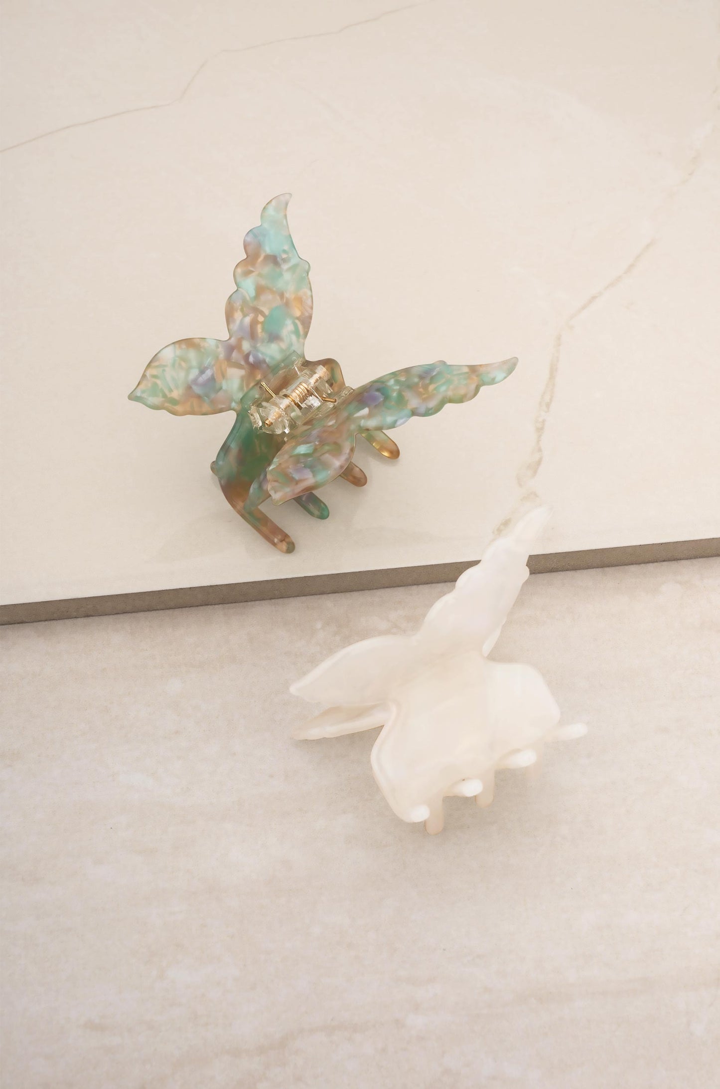 Butterfly Daydream Hair Claw Set on slate 2