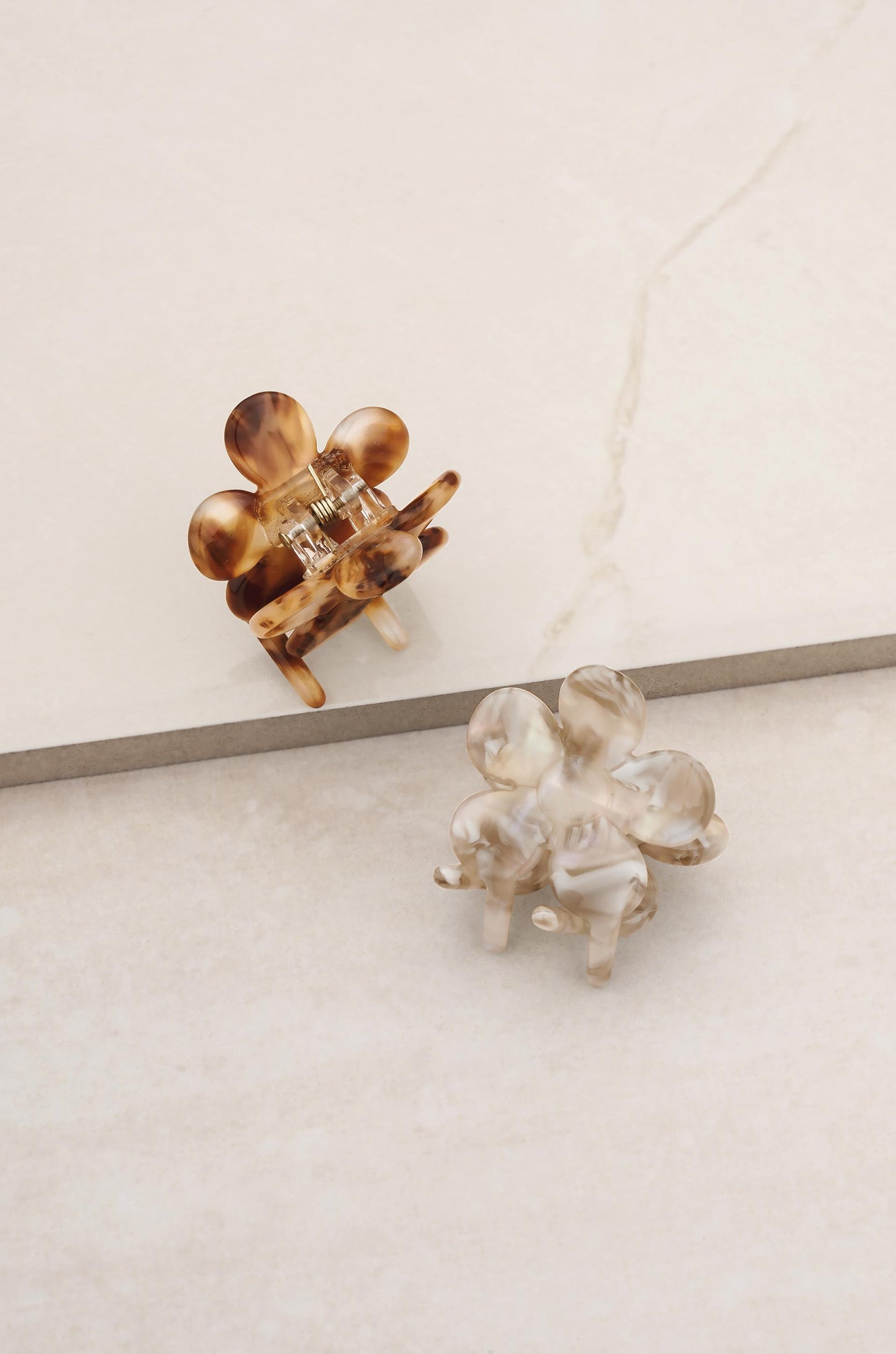 Garden Life Hair Claw Set on slate