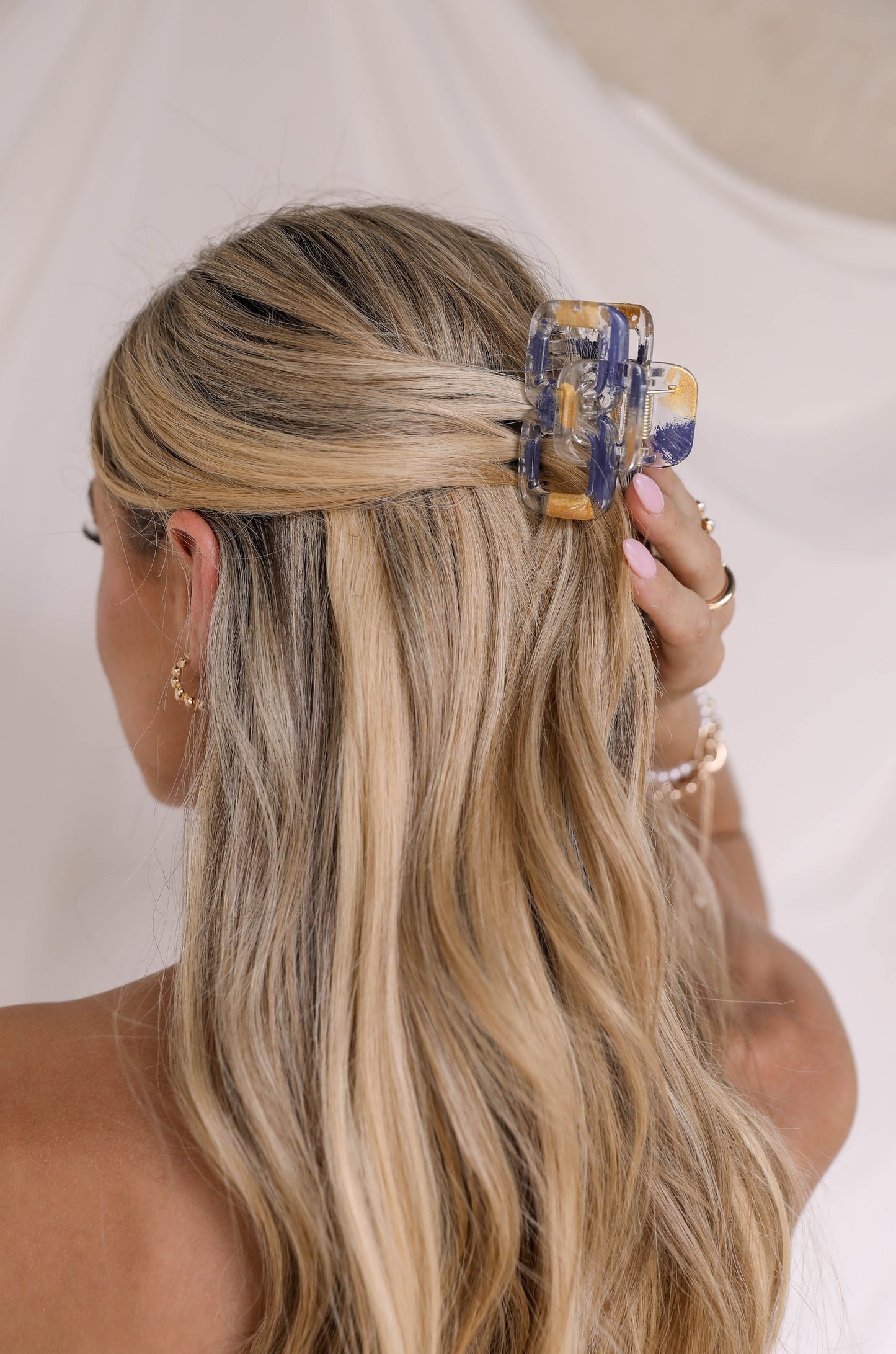 Golden Flecked Clear Hair Claw Set on a model