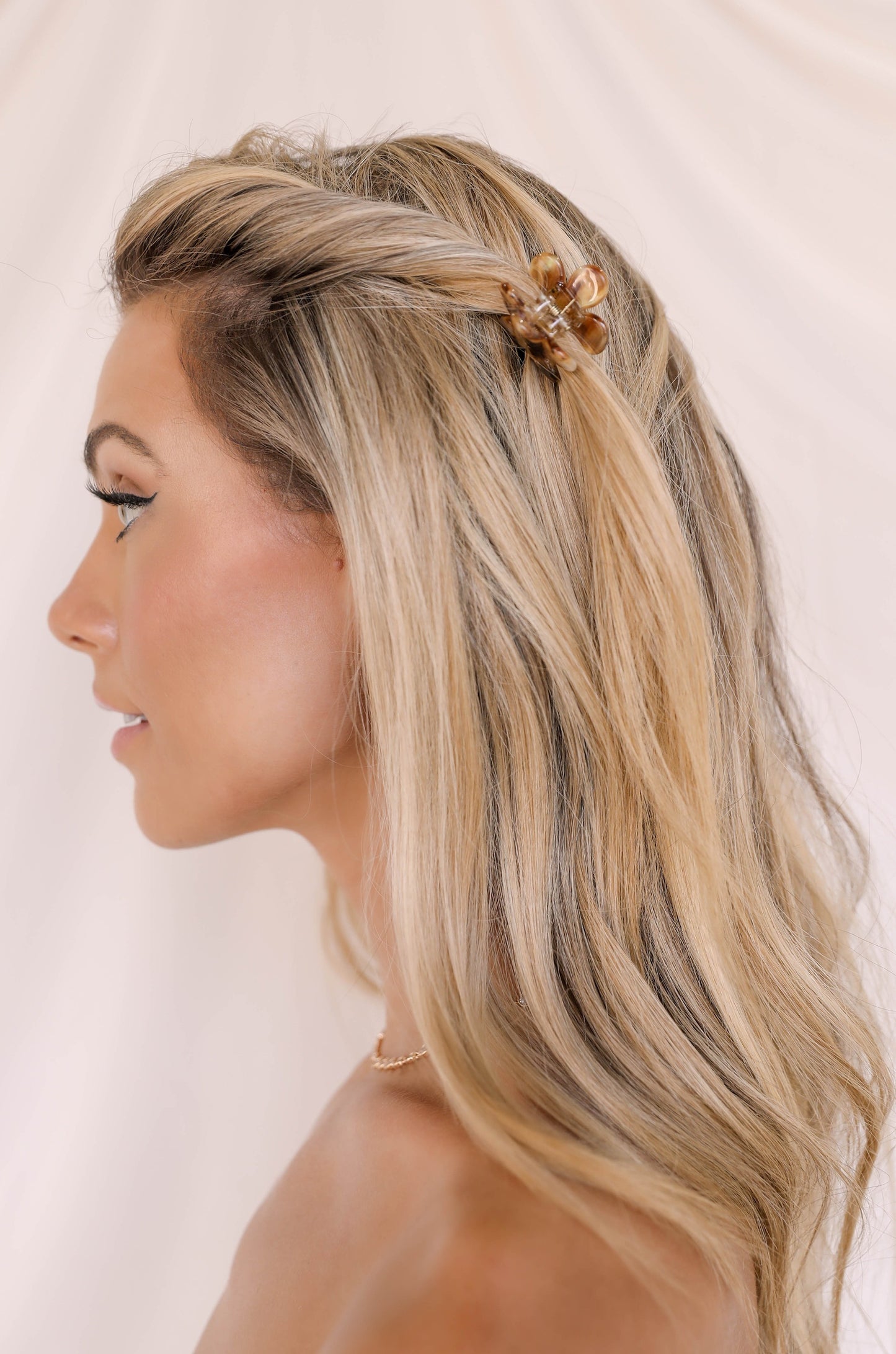 Garden Life Hair Claw Set on model