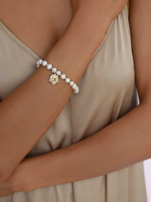Eternal Gleam Pearl Bracelet Second