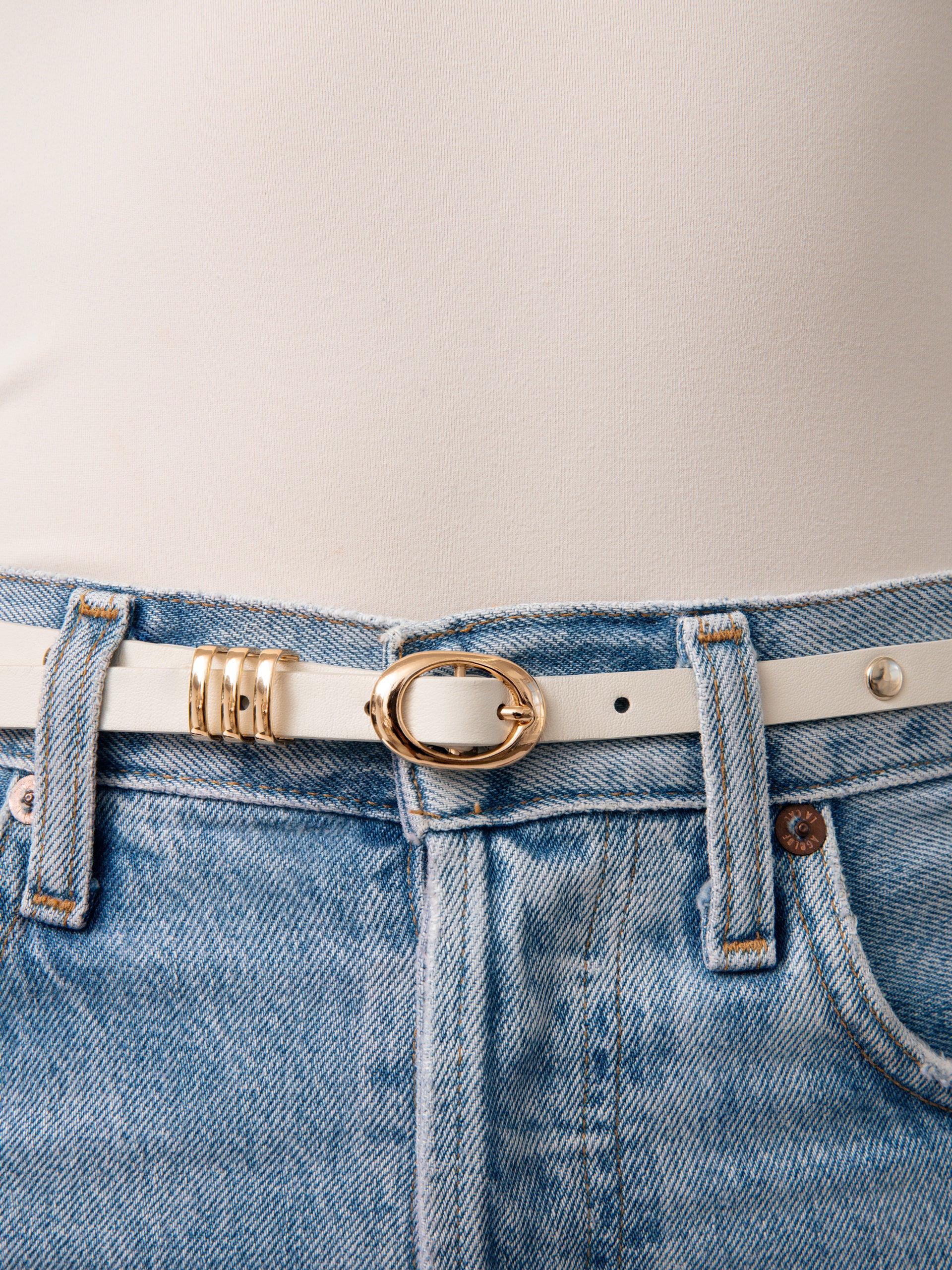 Classic Studded Skinny Belt in Vanilla