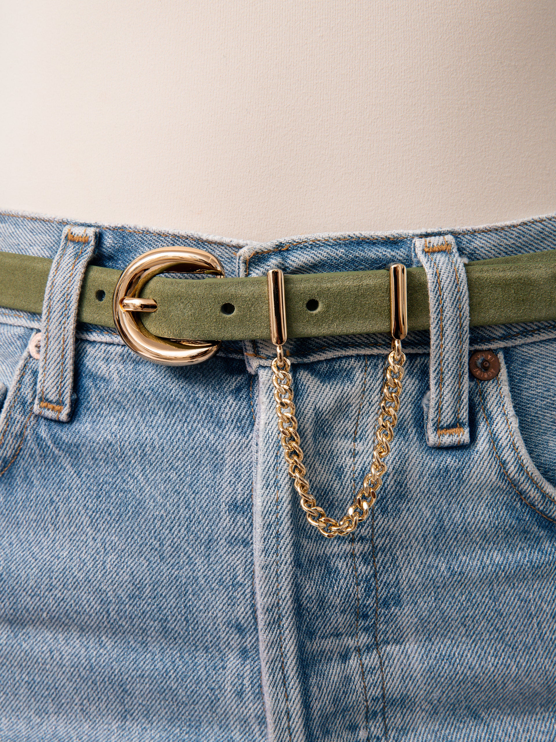 Cascade Chain Belt in Olivine