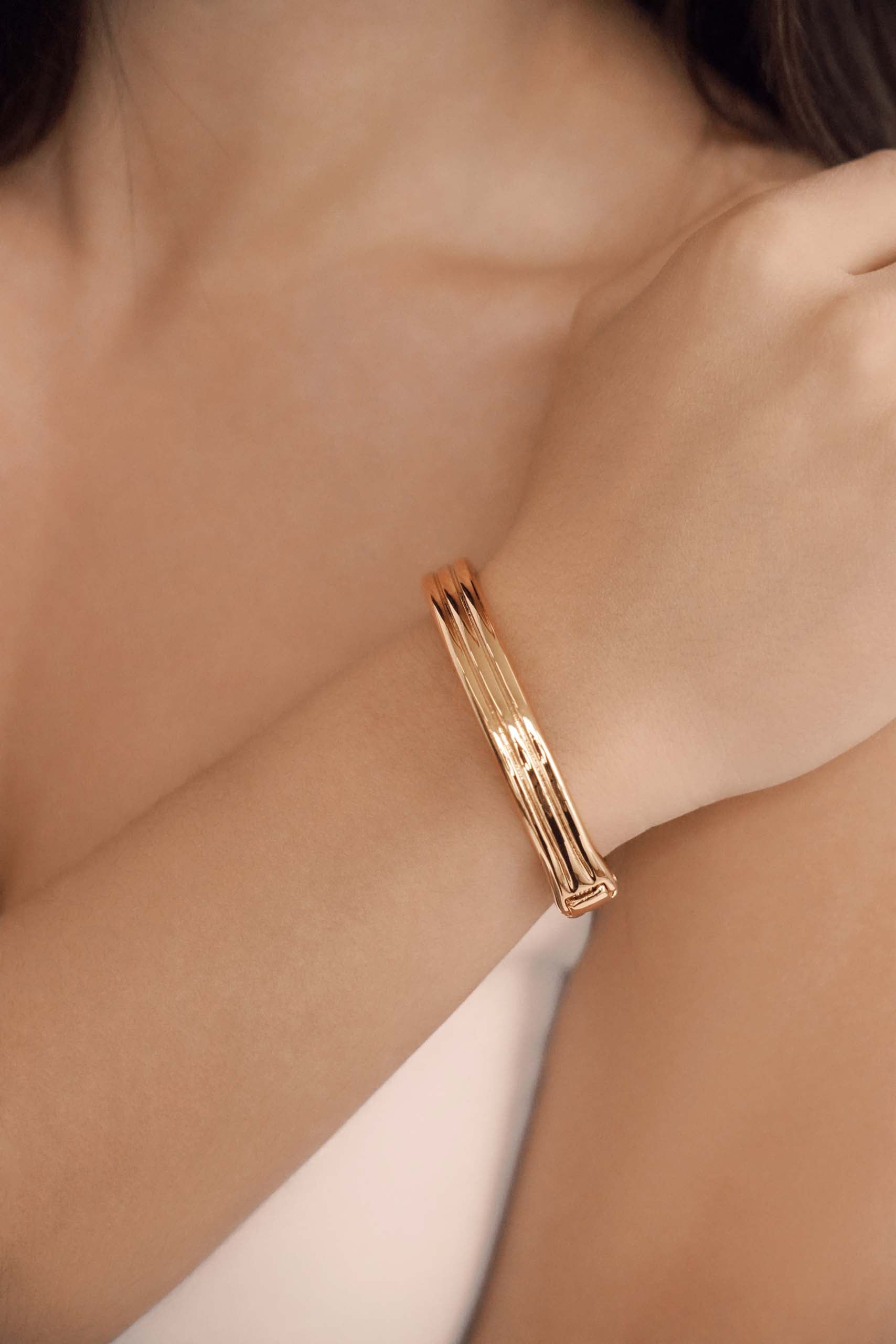 Etched Stacking Bangle 18k Gold Plated model