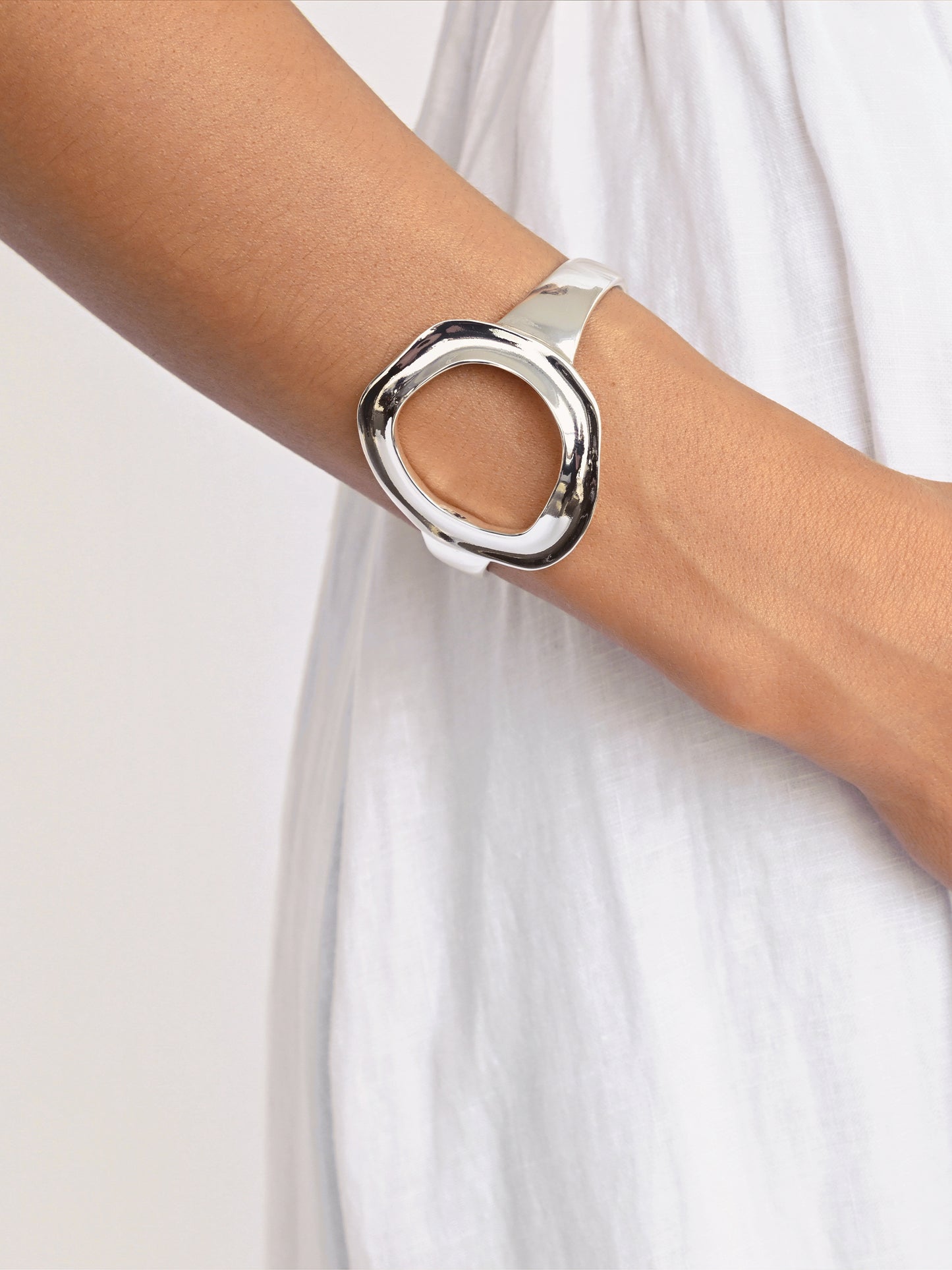 Open Circle Cuff Silver Plated model 3