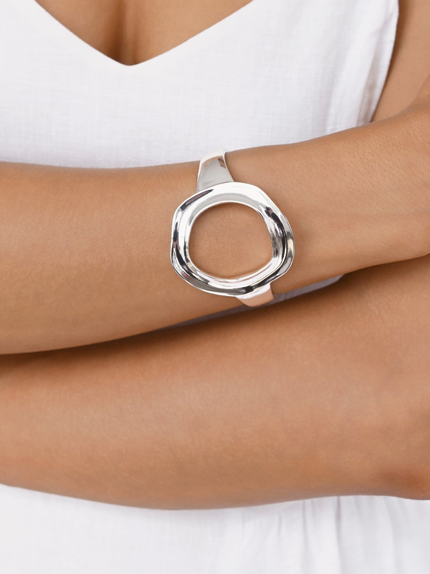 Open Circle Cuff Silver Plated model 2