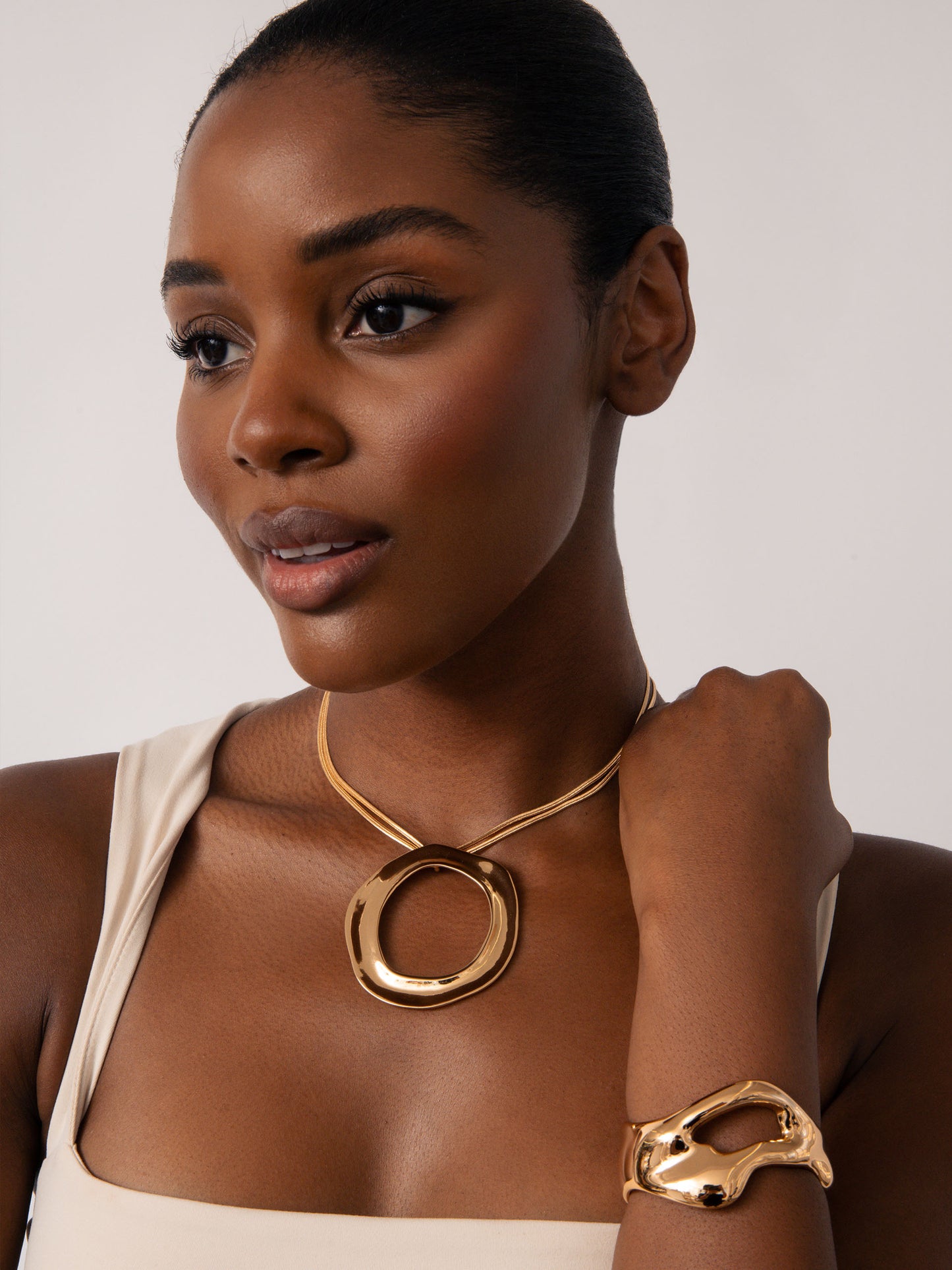 Open Circle Necklace 18k Gold Plated model 3