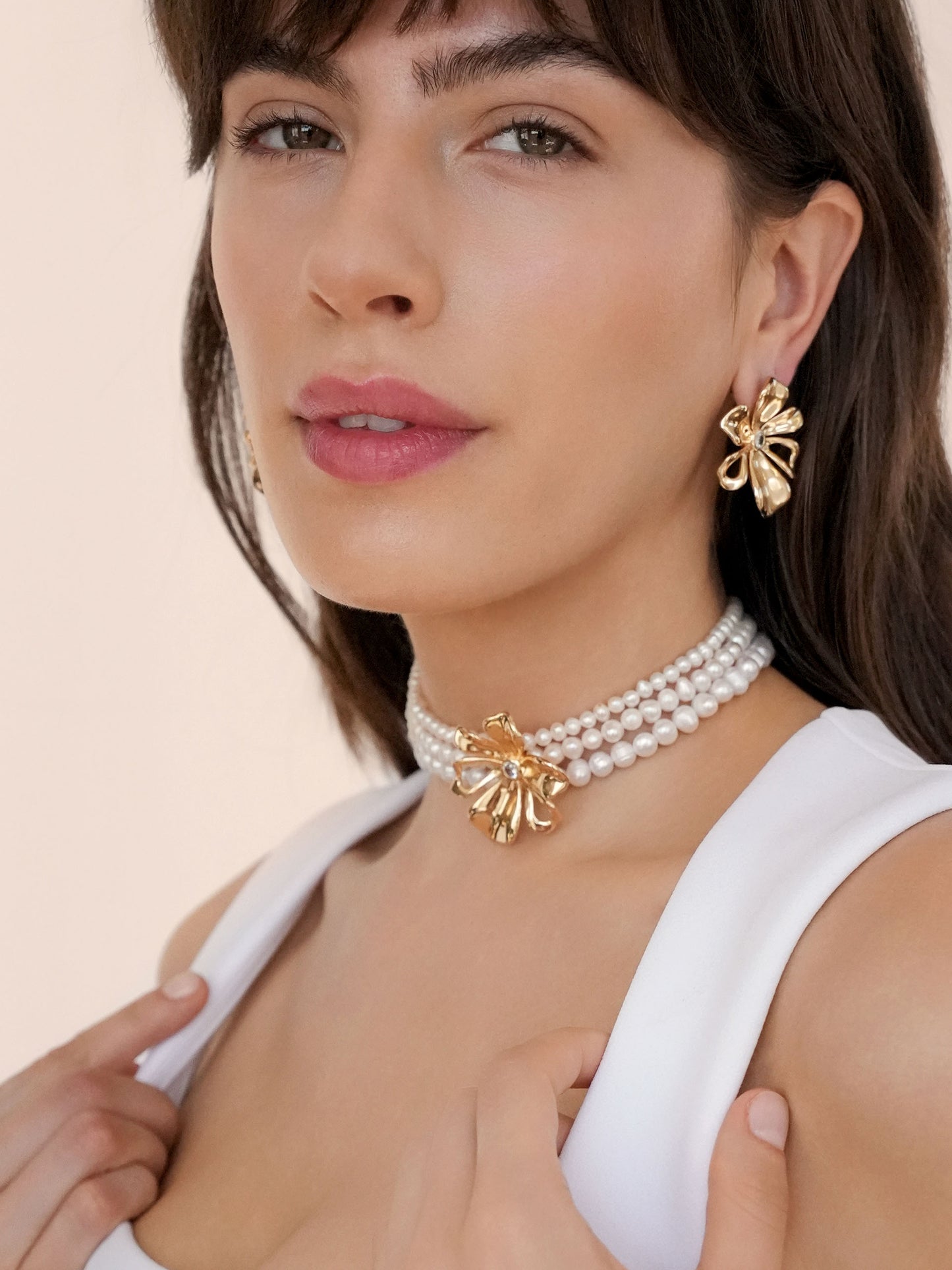 Pearl Petals Choker