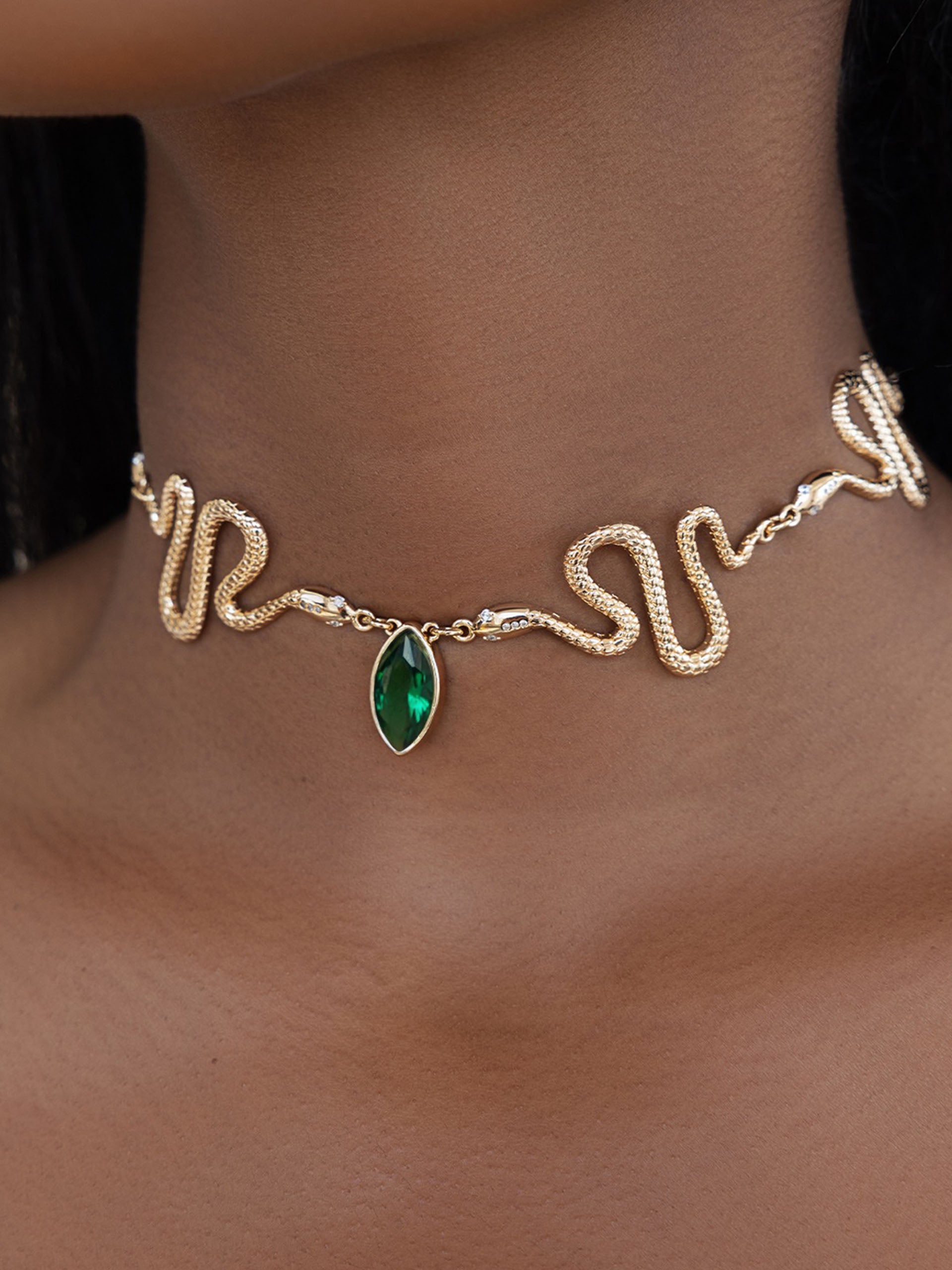 Serpentina Choker Emerald Crystal with 18k Gold Plating model 8