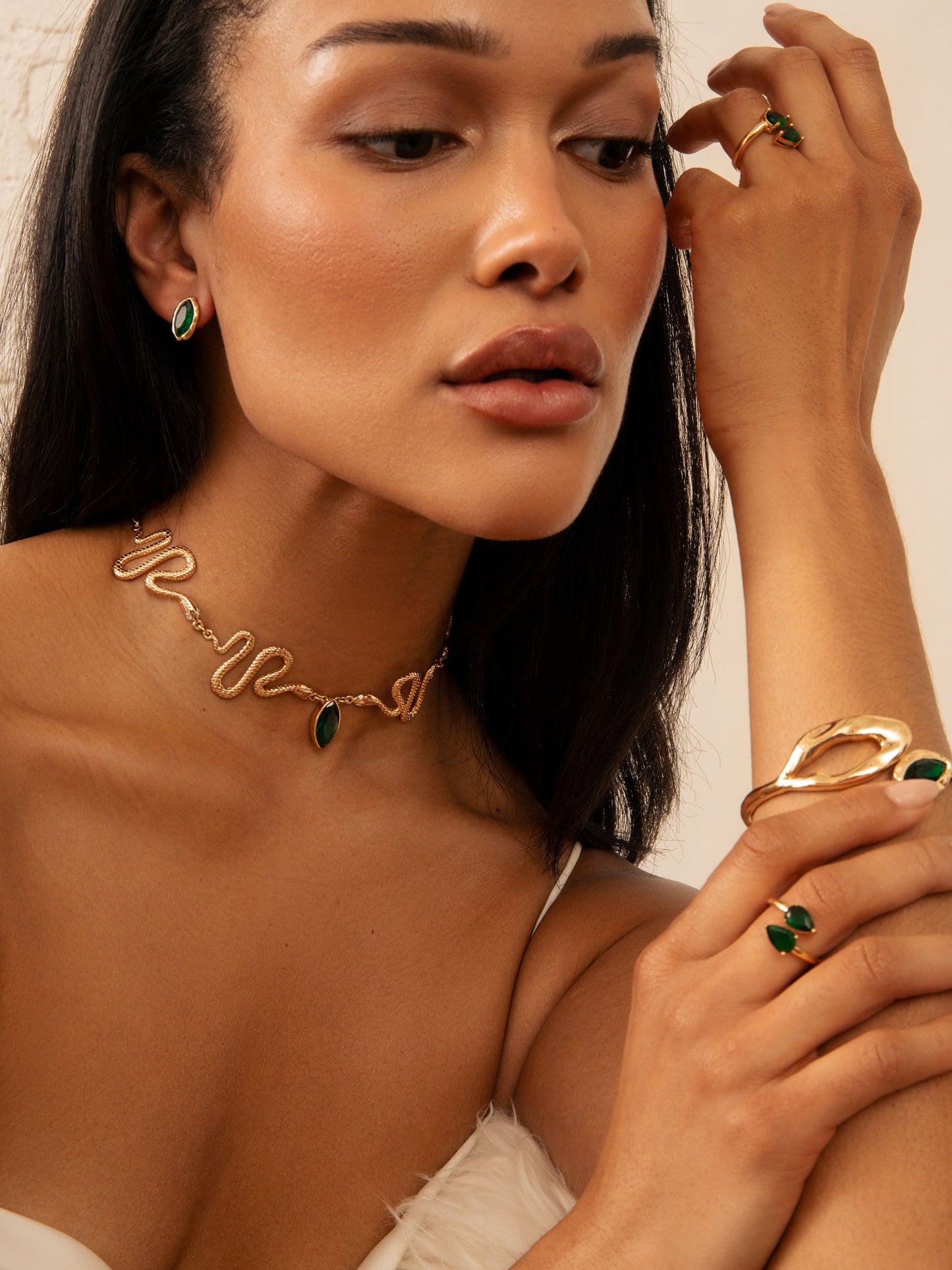 Serpentina Choker Emerald Crystal with 18k Gold Plating model 8