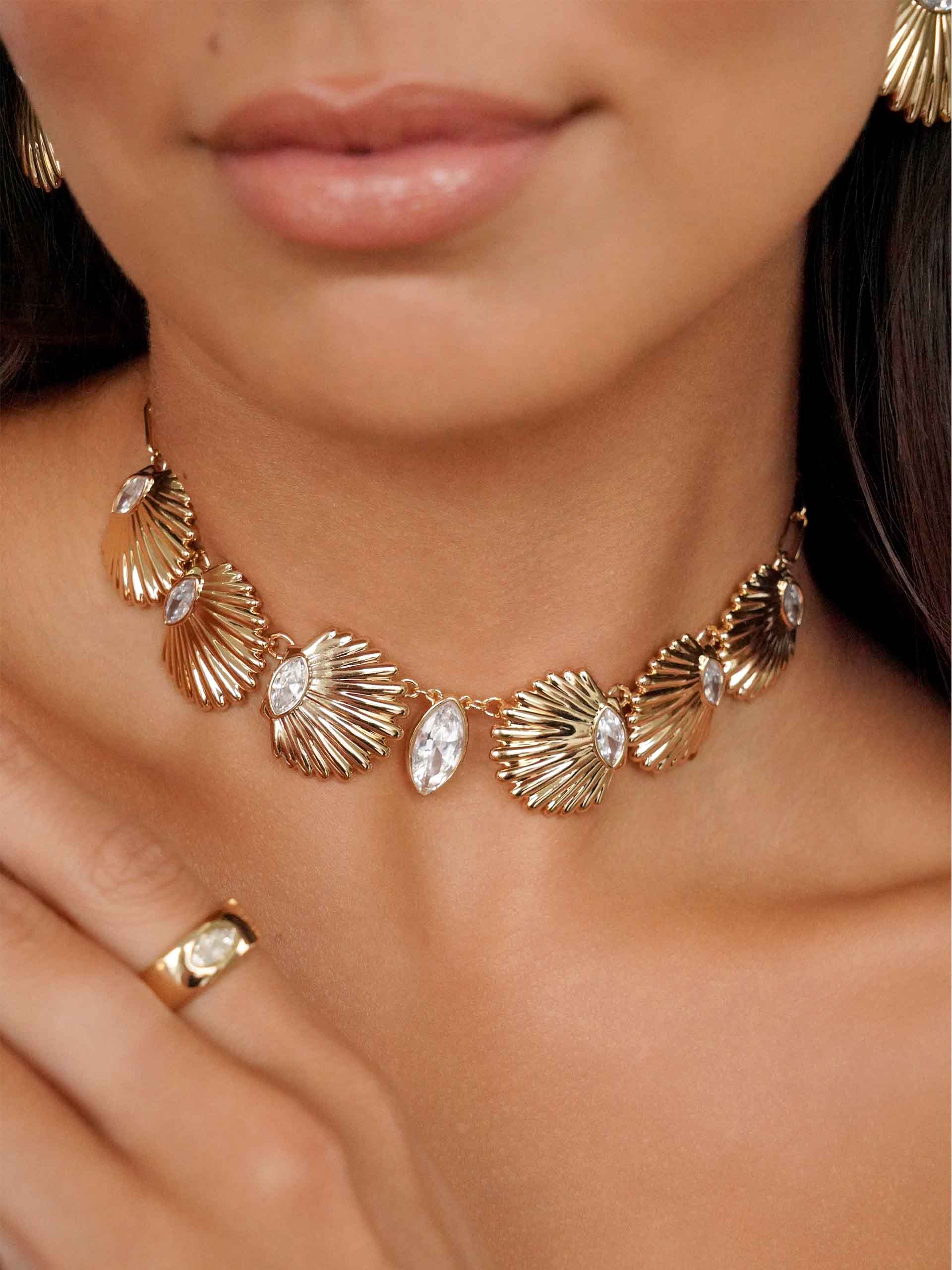 Santorini Shell Choker on model