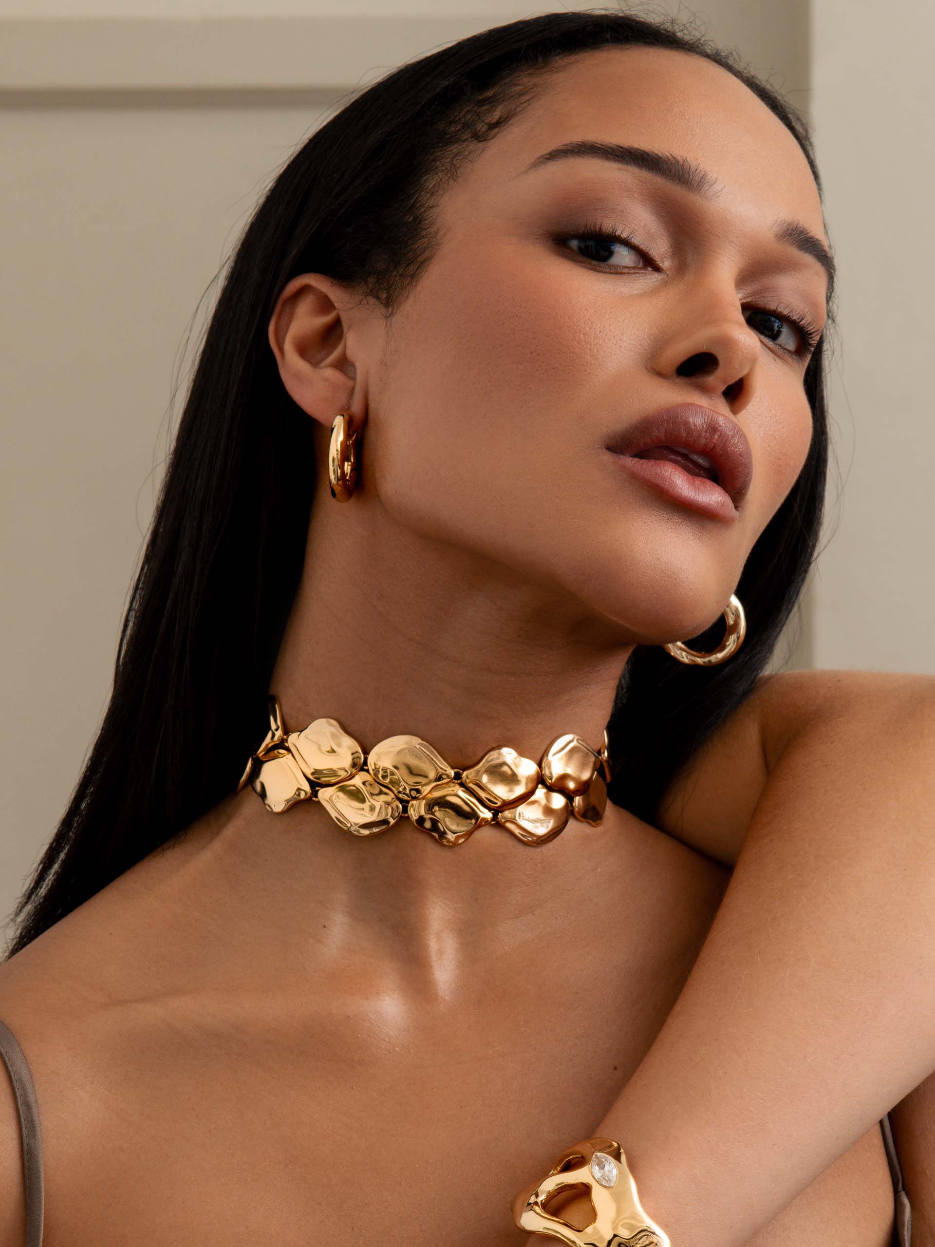 Liquid Luxe Statement Choker 18k Gold Plated model 4