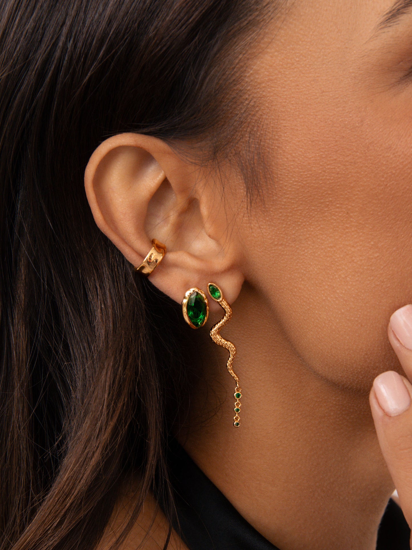 Serpentina Earrings Emerald Crystal with 18k Gold Plating on model 4