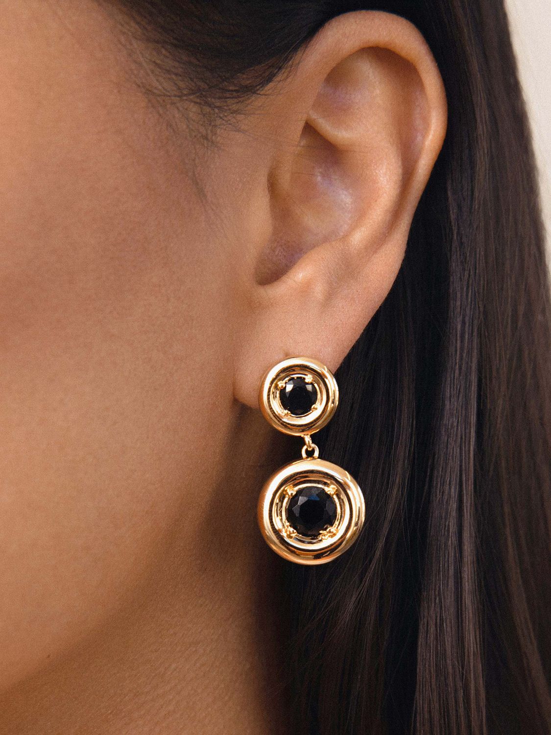 Orbit Crystal Earrings Black Crystal with 18k Gold Plating model 1