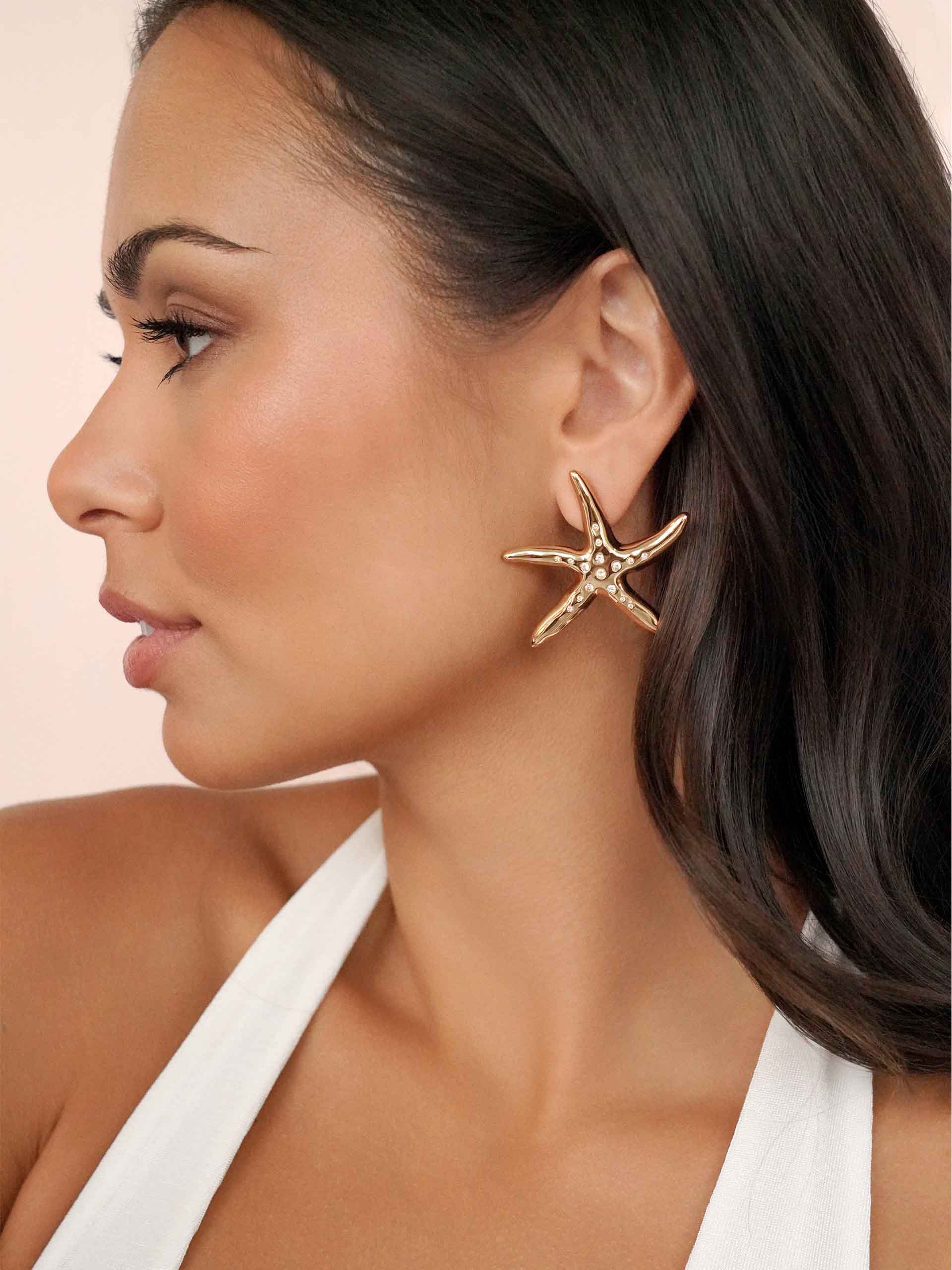 Starfish Luxe Earrings on model 2