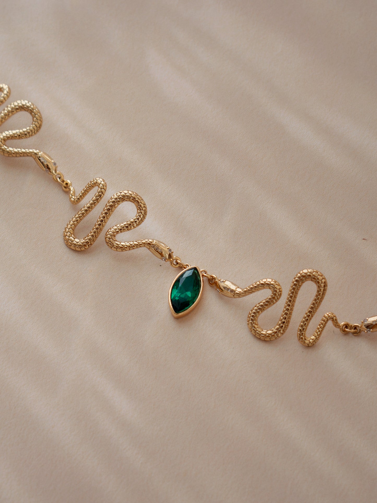 Serpentina Choker Emerald Crystal with 18k Gold Plating model 2
