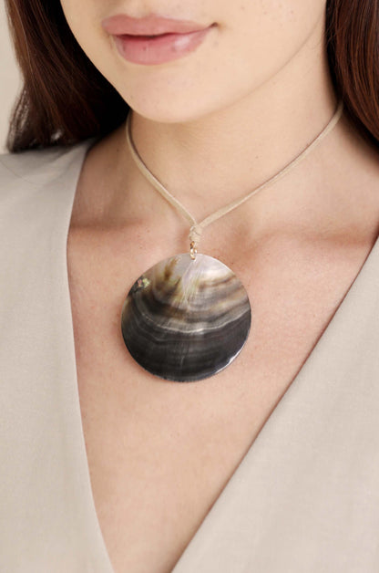 Opalescent Shell and 18k Gold Plated Necklace Set on a model 1