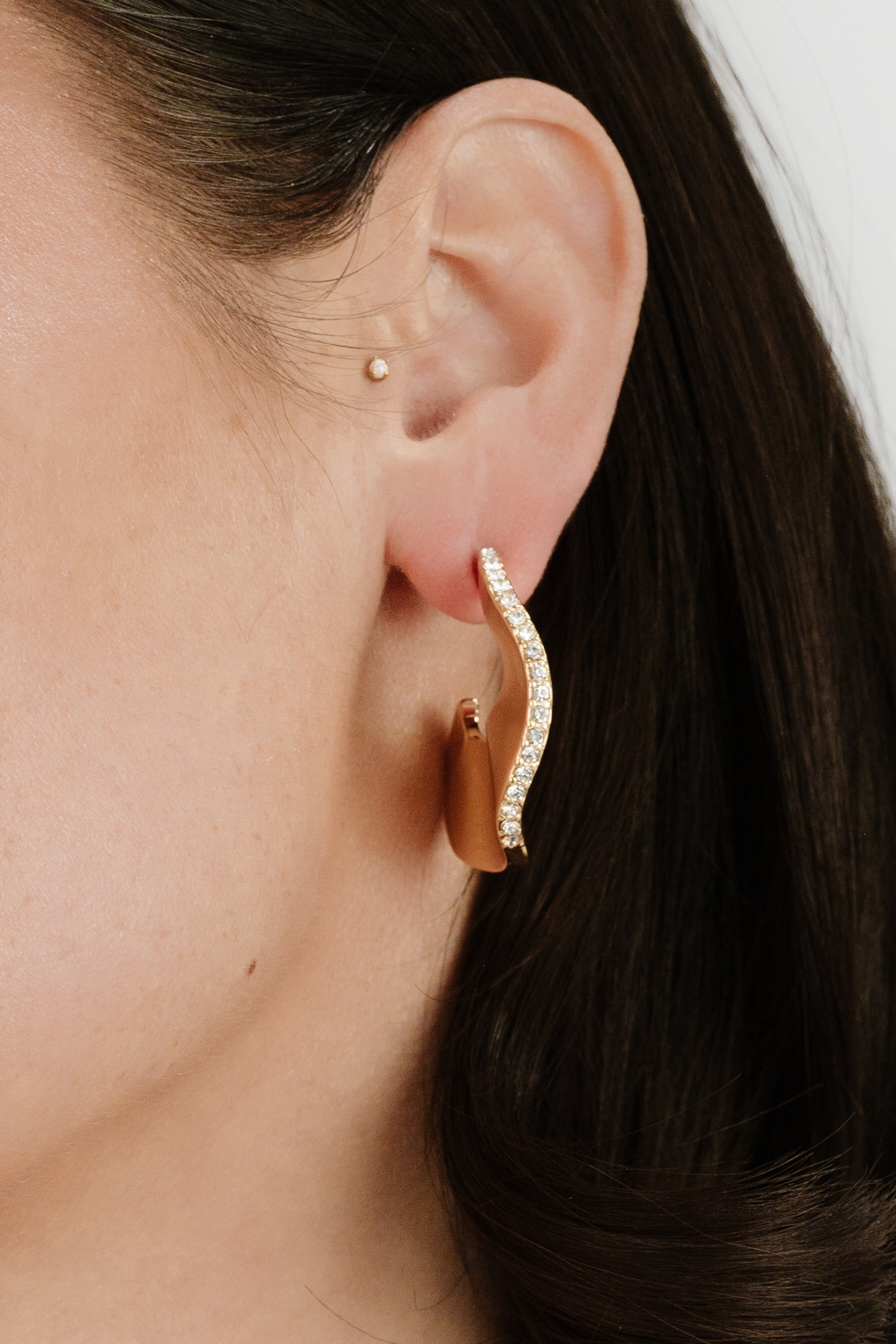 Ripple Pave 18k Gold Plated Hoops on model 1