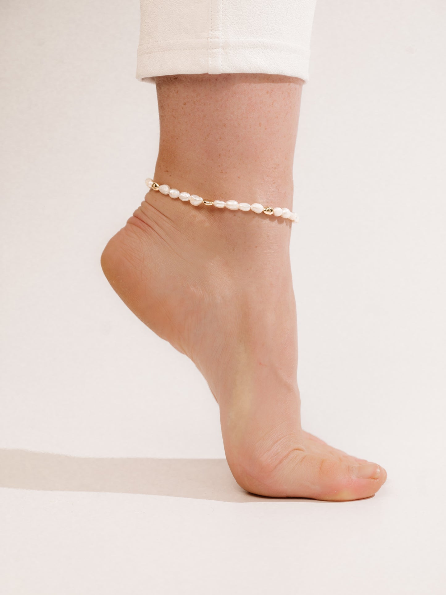 Freshwater Pearl Polished Pebble Beaded Anklet on model
