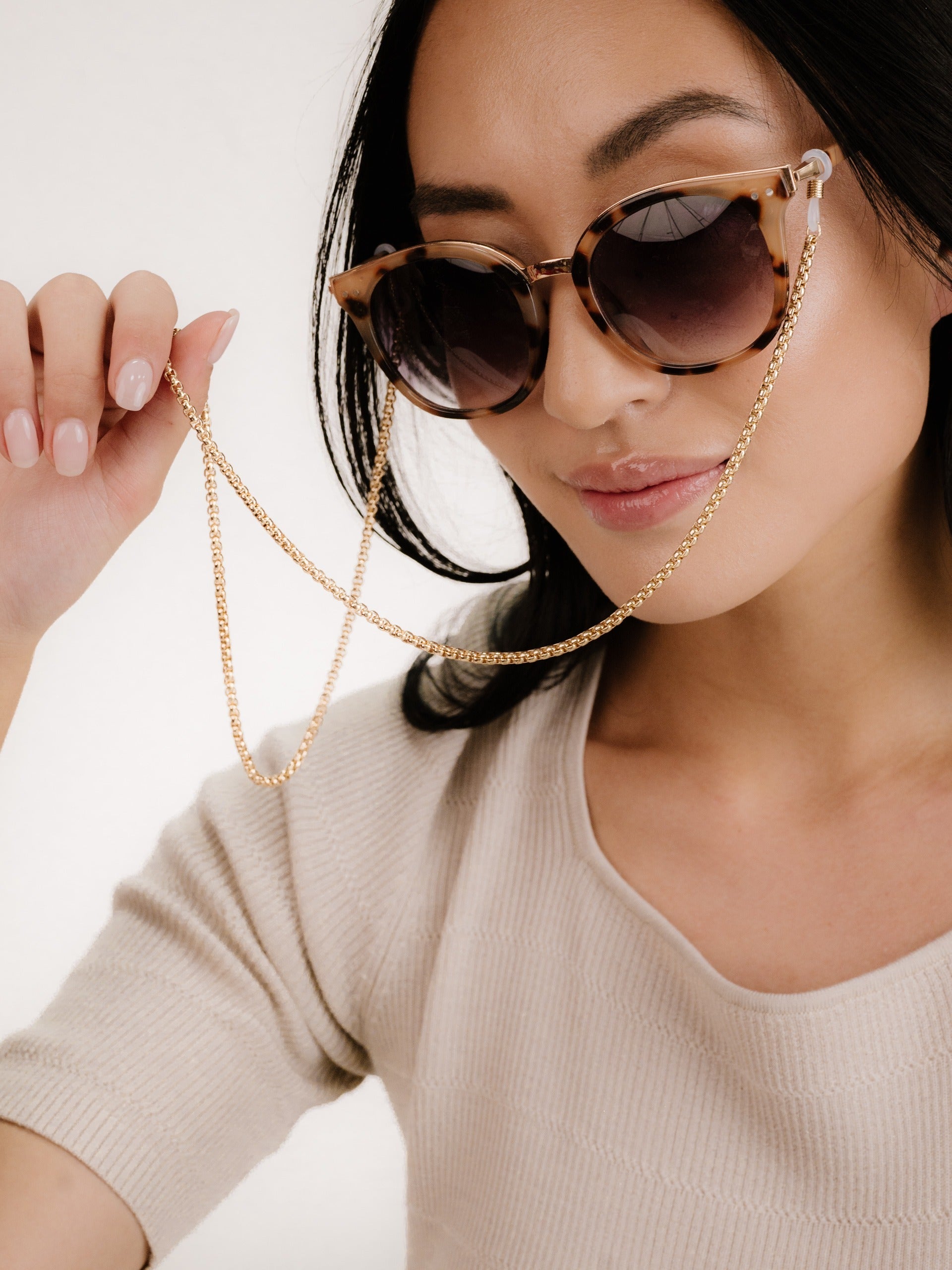 Linked Up Glasses Chain on model 2