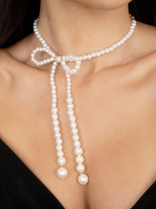 Venus Pearl Bow Necklace Second