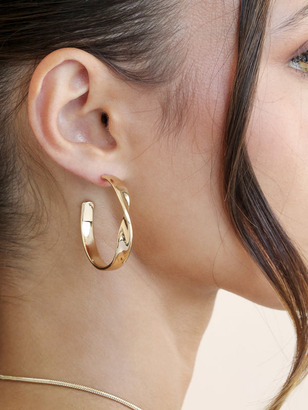 Heirloom Twist Medium Hoops Second