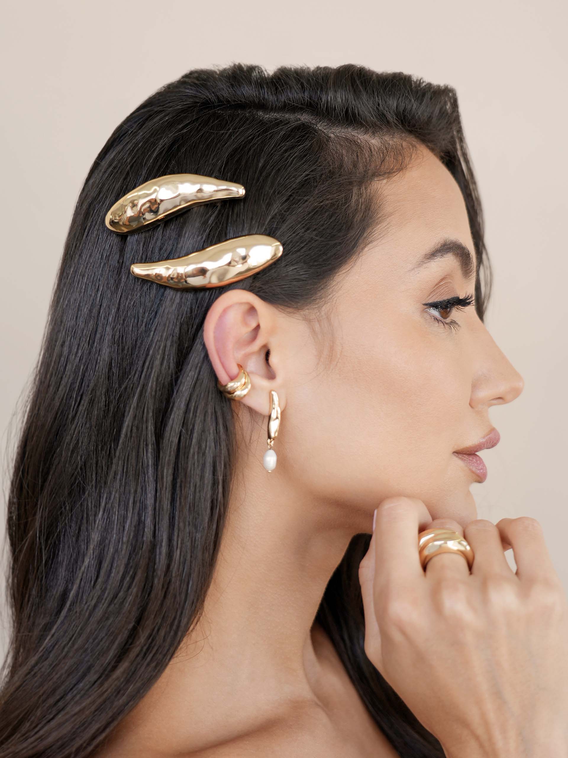 Liquid Lux Barrette Set on model 2