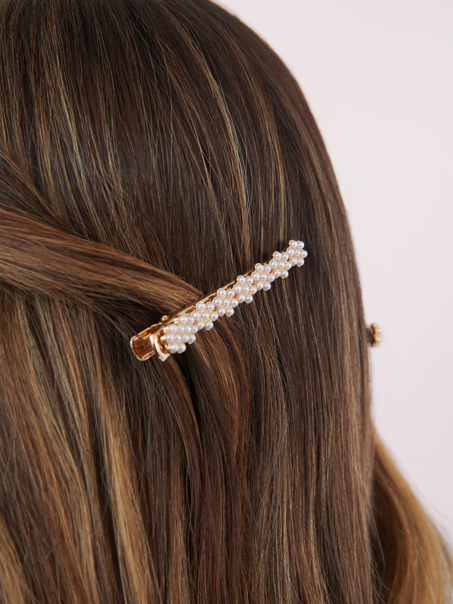 Pearl Cluster Clip Set Pearl with Gold Tone model 4