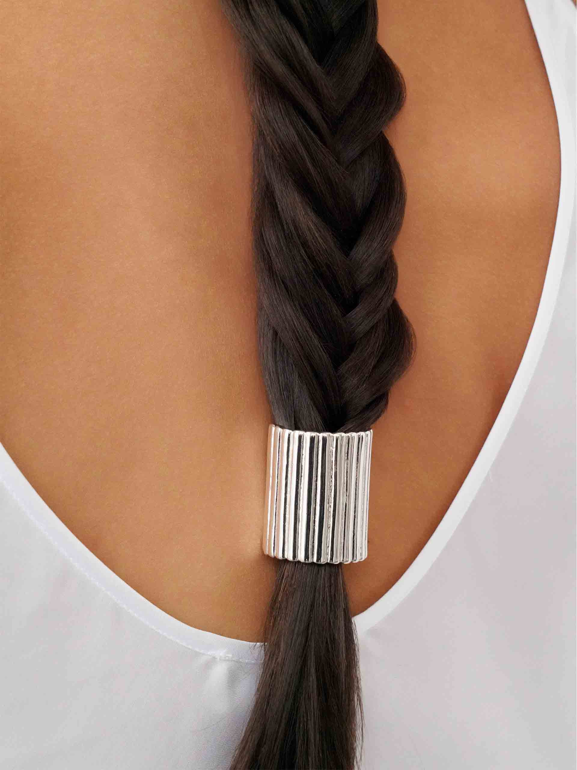 Ribbed Hair Cuff on model 3