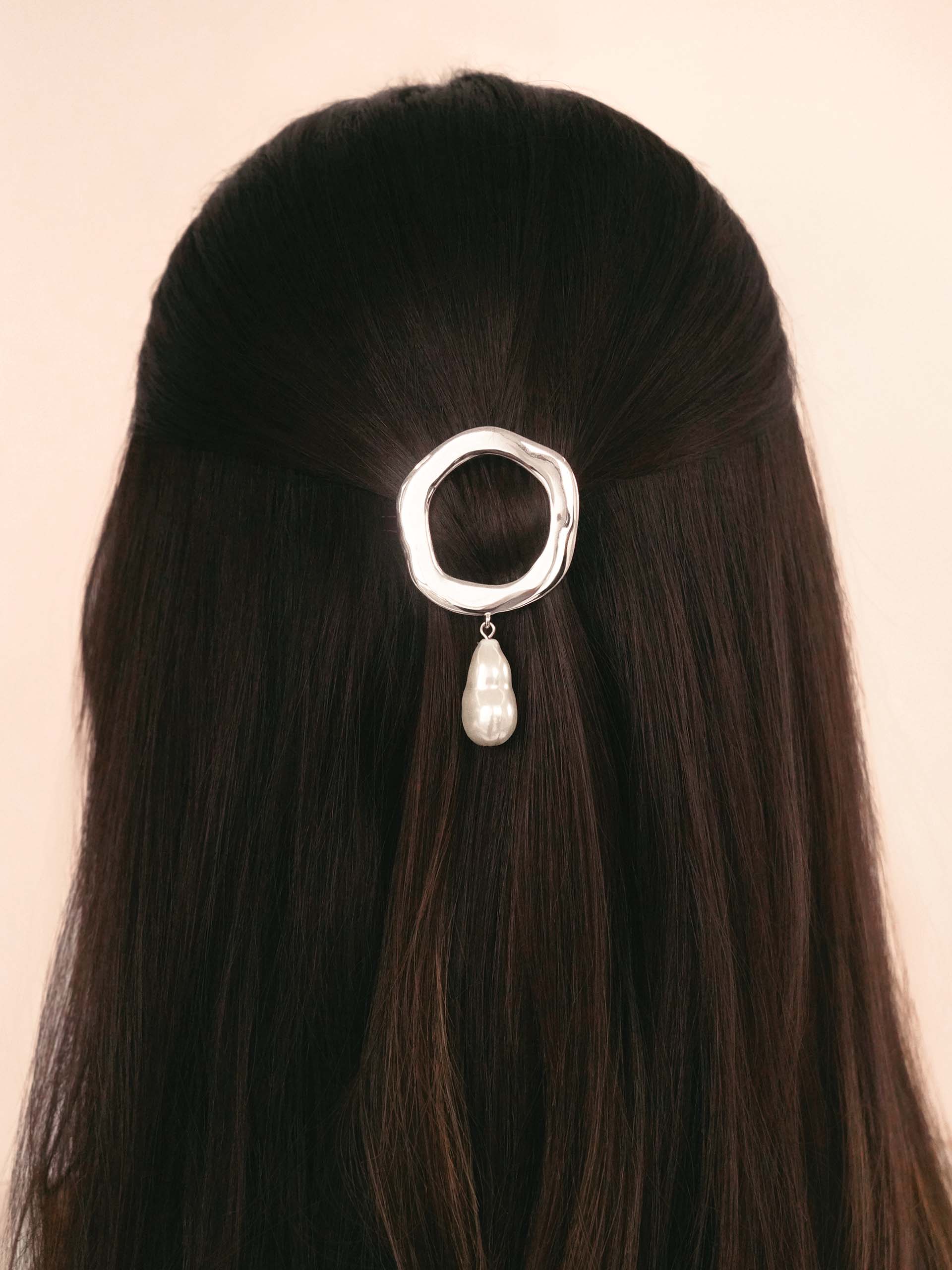 Open Circle Pearl Barrette Pearl with Silver Plating model
