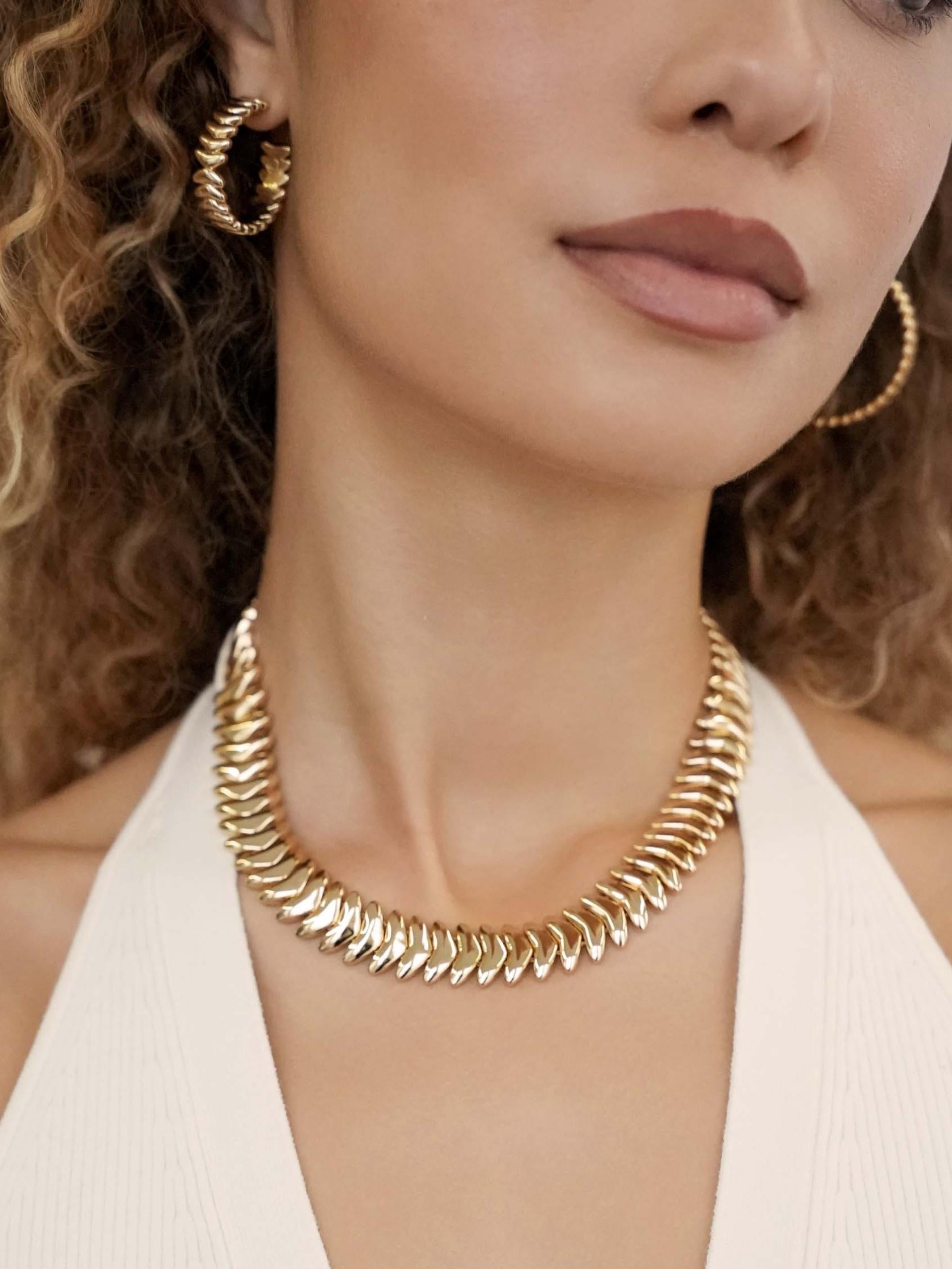 Metal Moderna Large Hoop Set