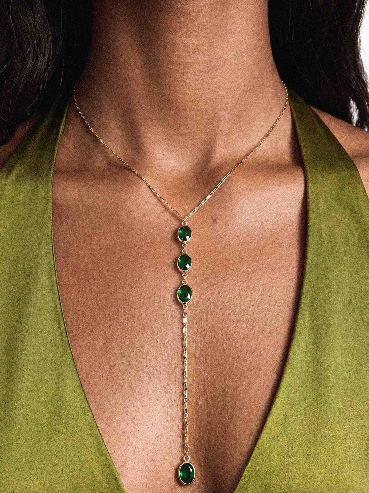 Sparkle Dip Lariat Emerald Crystal with 18k Gold Plating model 2