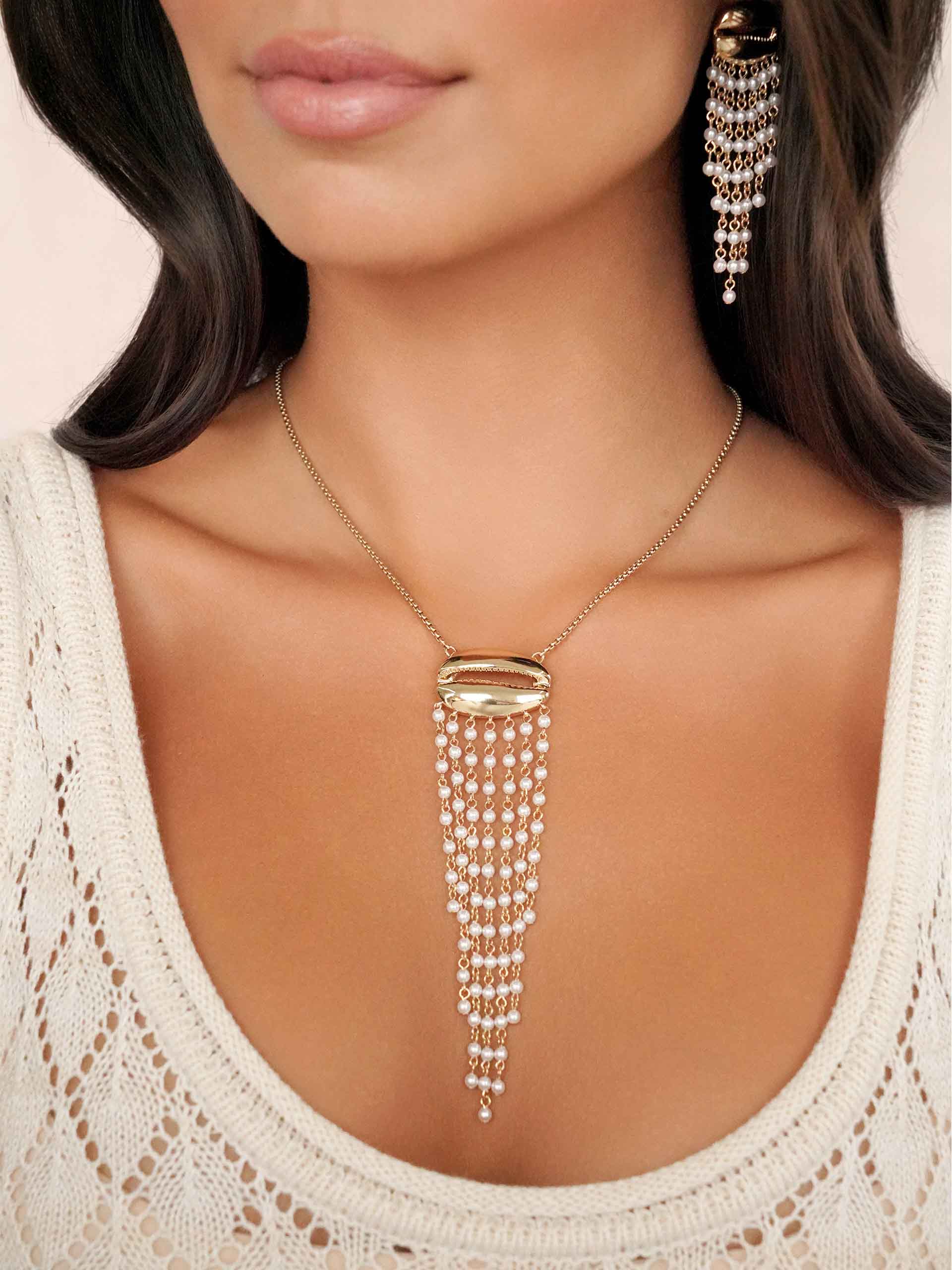 Mykonos Shell Necklace on model 2
