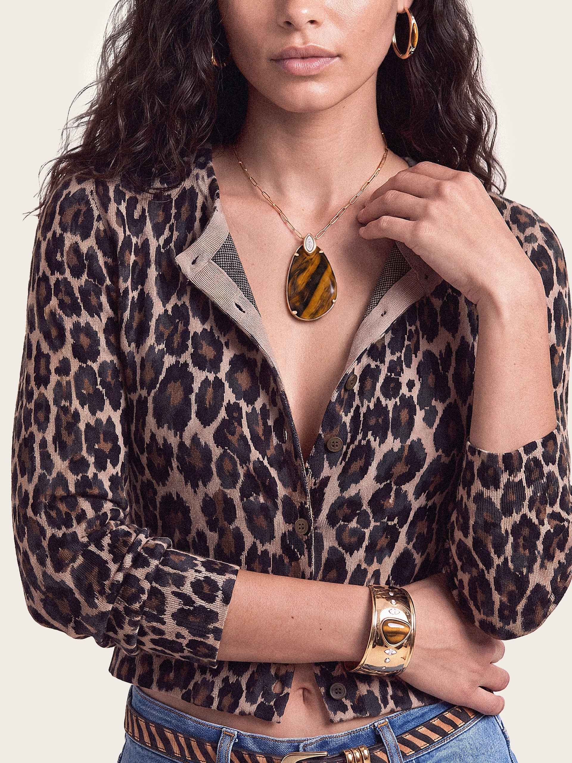 Majestic Stone Pendant Necklace in Tiger's Eye