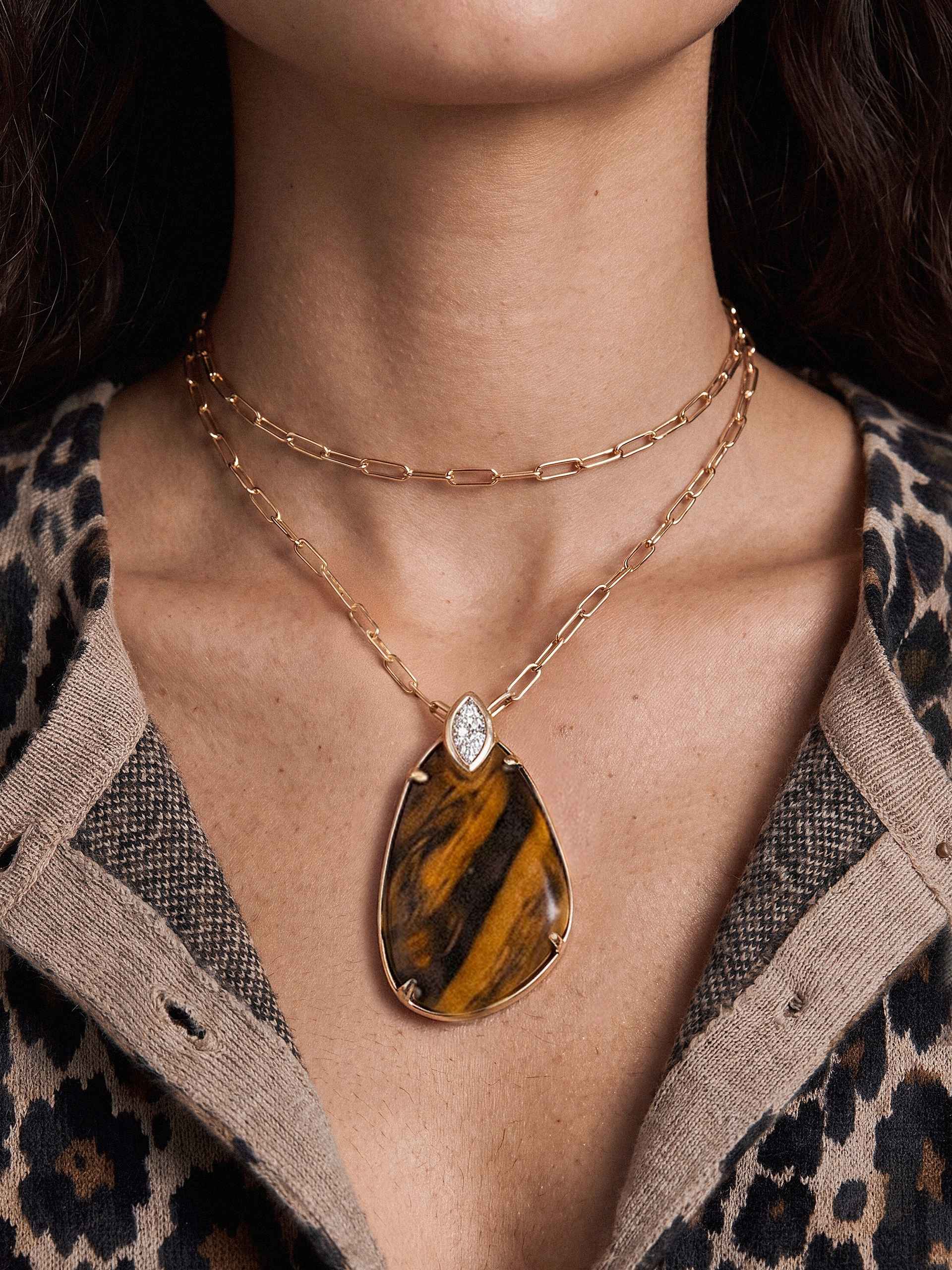 Majestic Stone Pendant Necklace in Tiger's Eye
