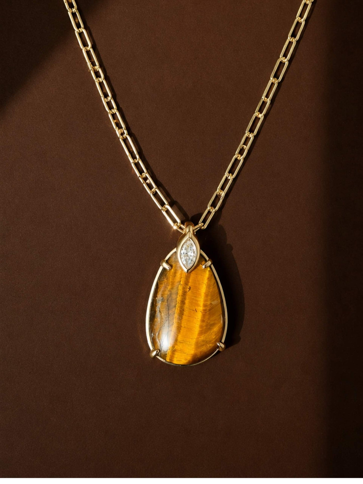 Majestic Stone Pendant Necklace in Tiger's Eye