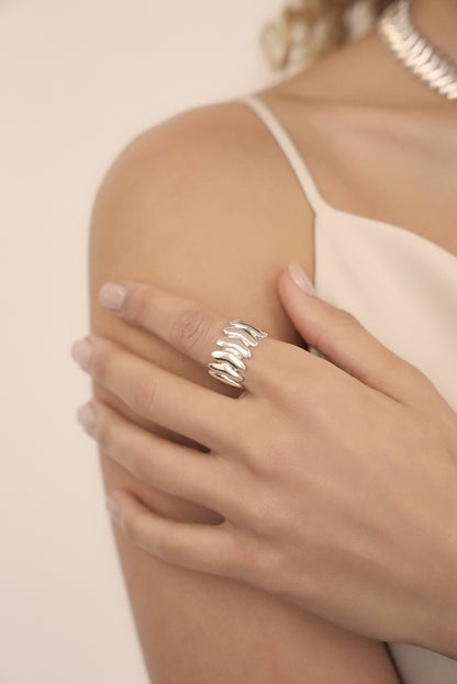 Metal Moderna Ring