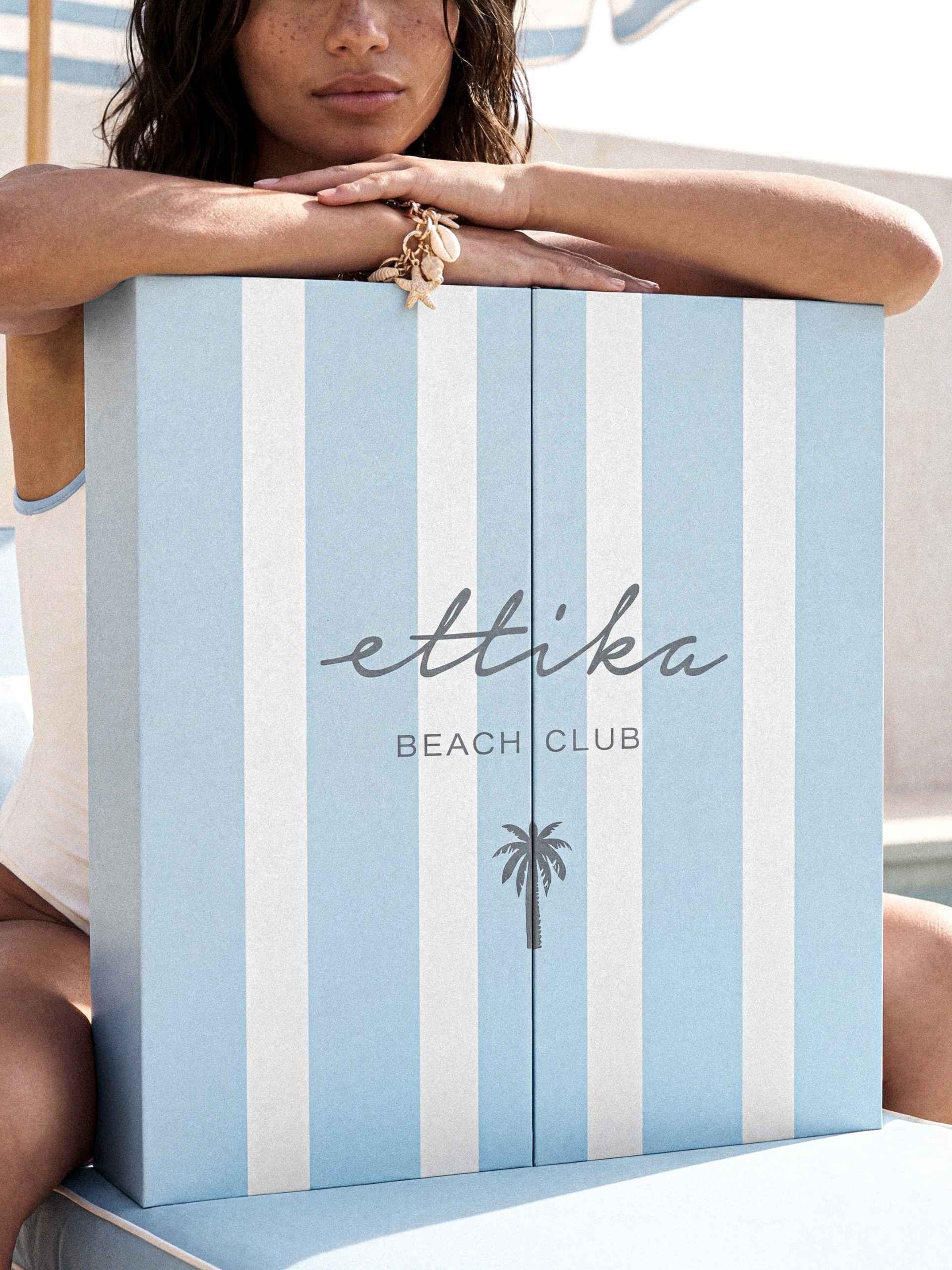 Beach Club Box