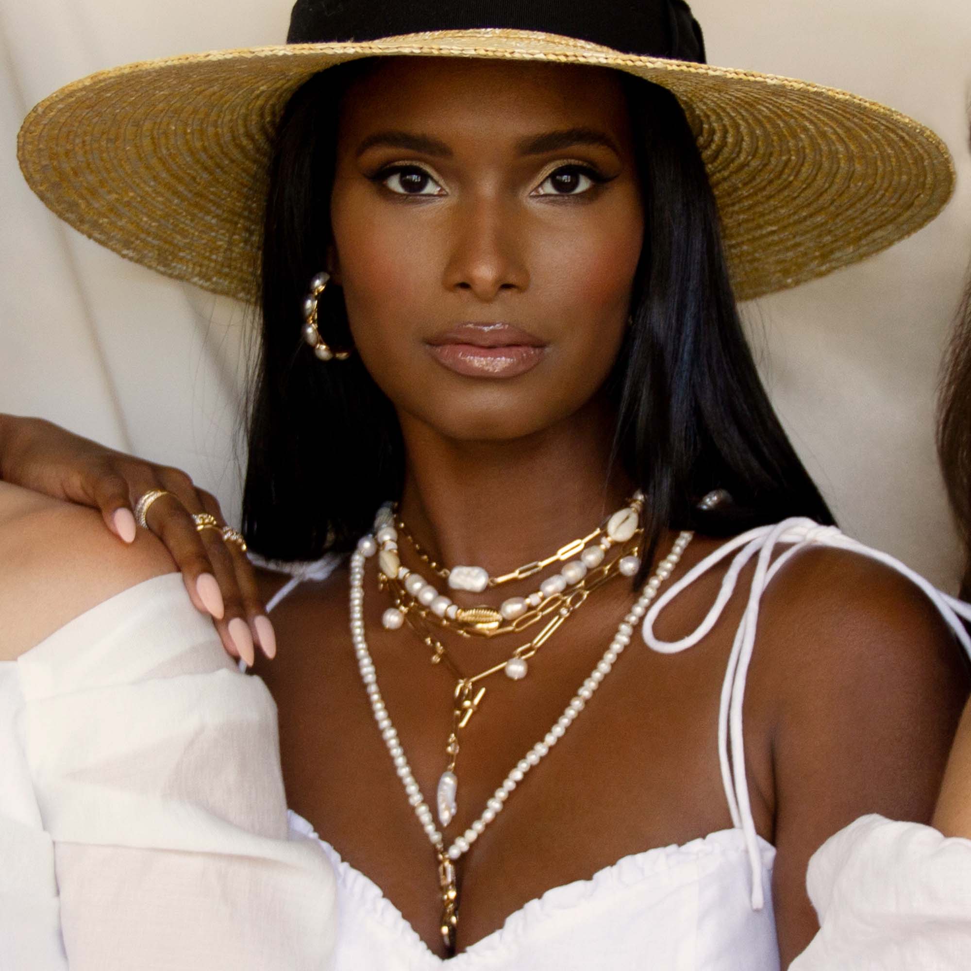 Model in pearl jewelry