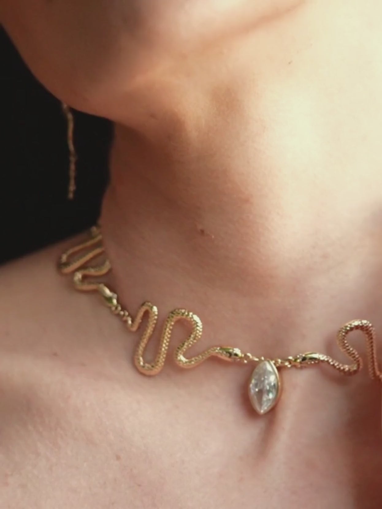 Serpentina Choker Clear Crystal with 18k Gold Plating video