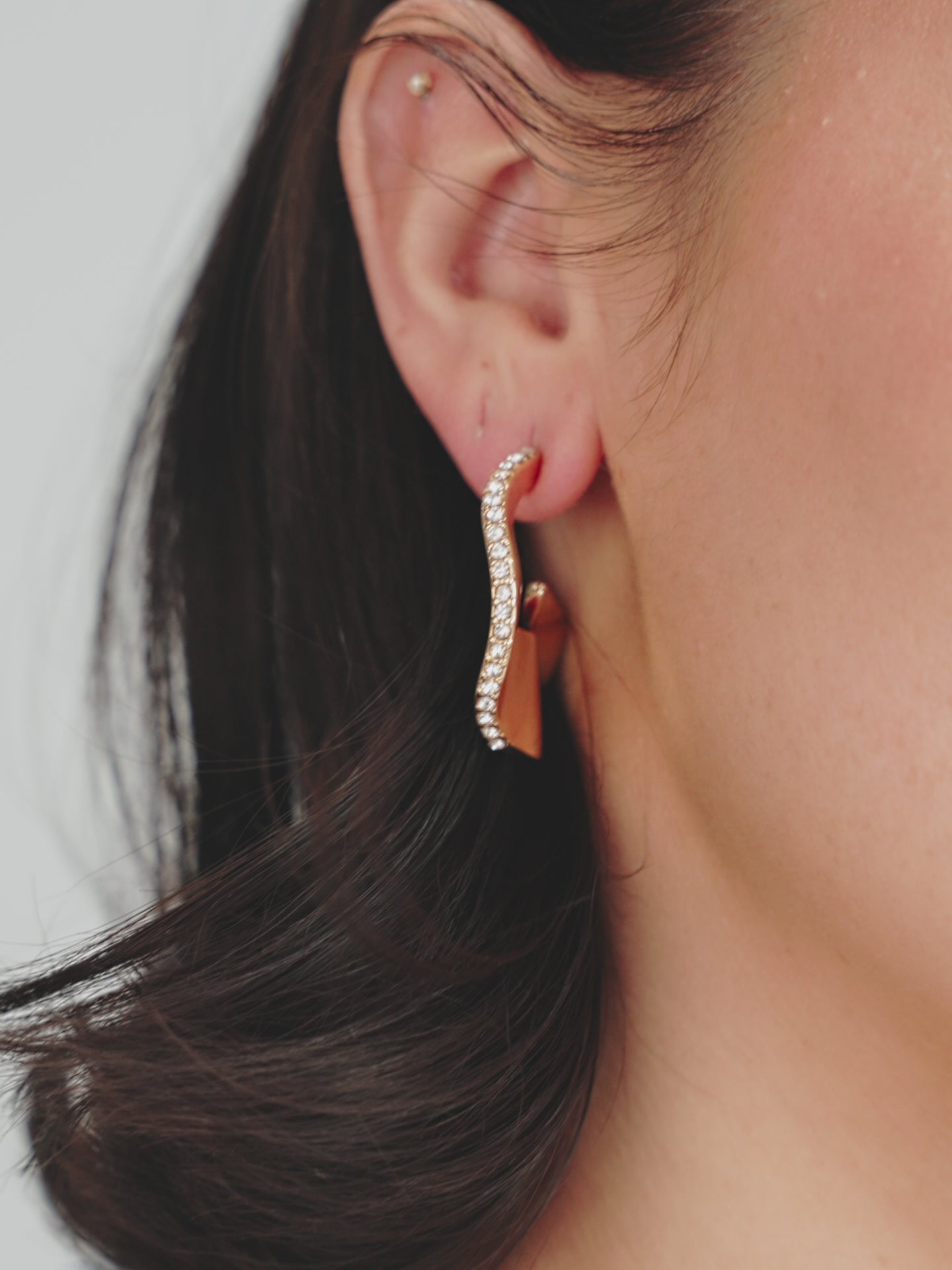 Ripple Pave 18k Gold Plated Hoops in video