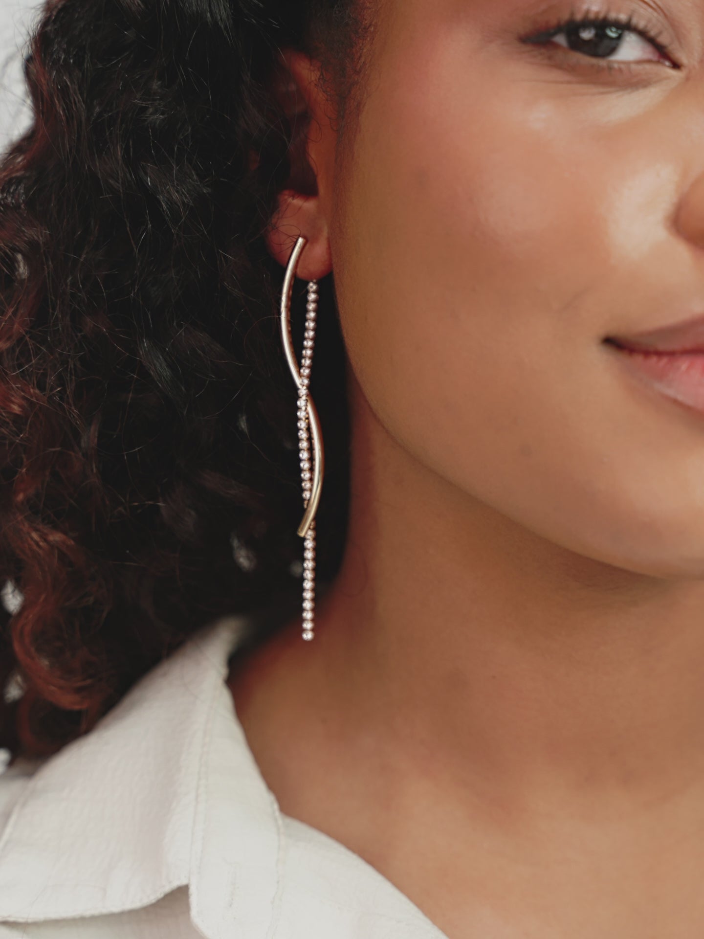 Spin Around Linear Dangle Earrings on model in video