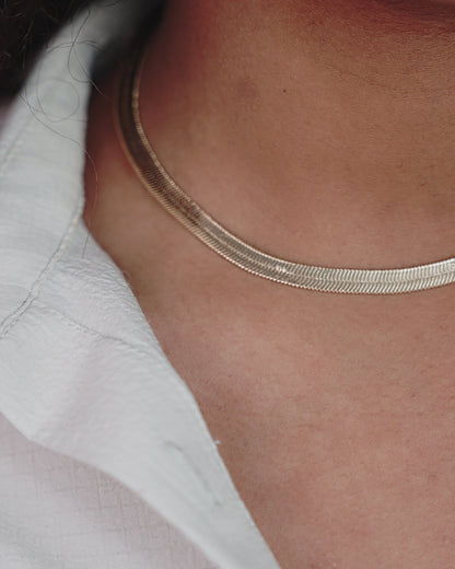 Brooklyn Flat Herringbone Chain Necklace on model in video
