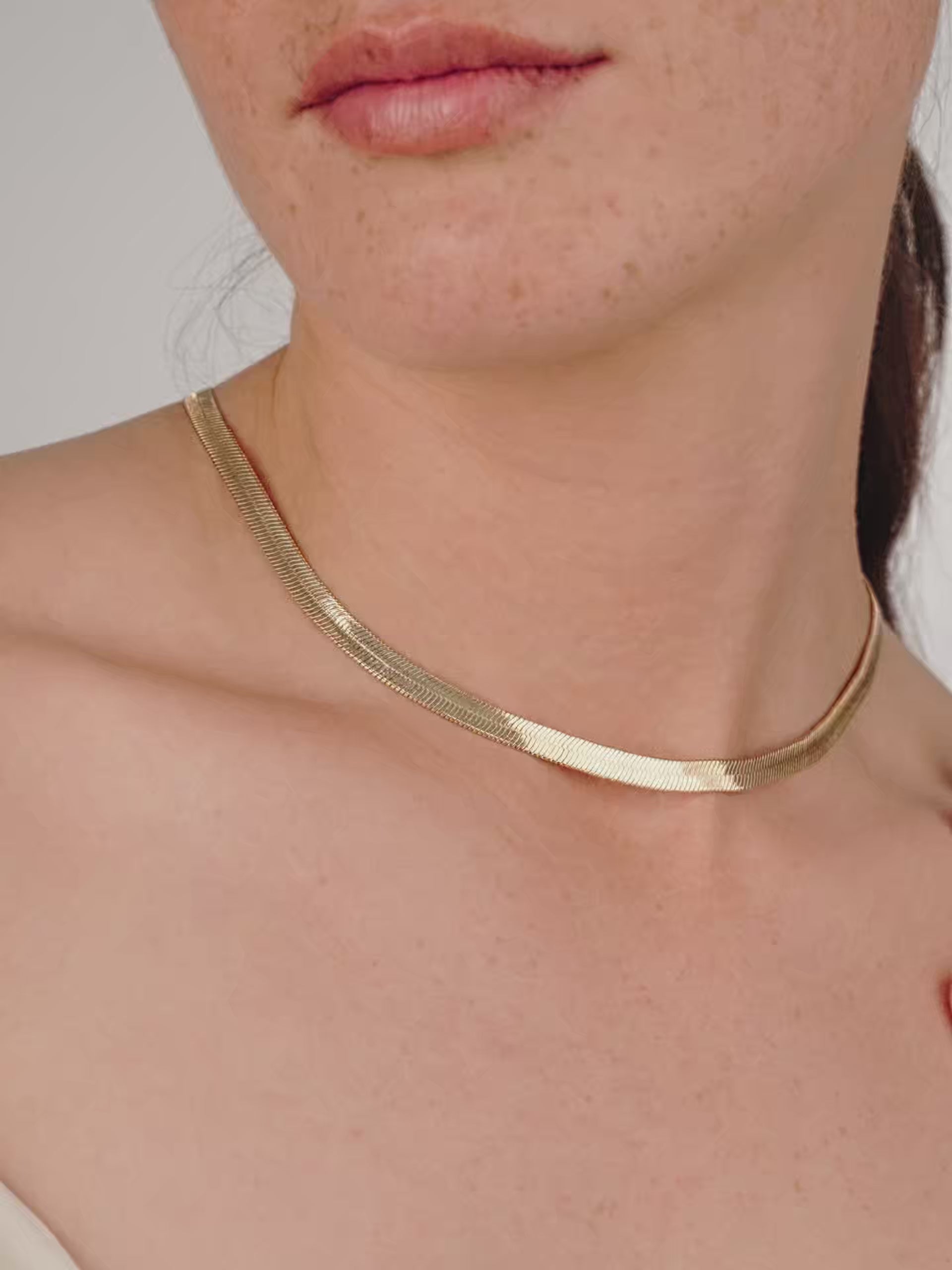 Brooklyn Flat Herringbone Chain Necklace video