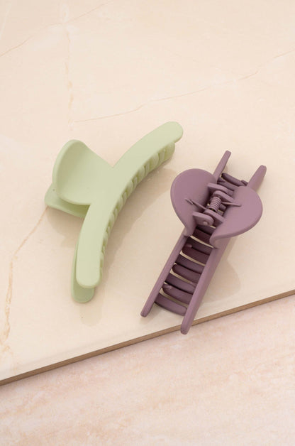 Weekday Warrior Hair Claw Set on slate 4