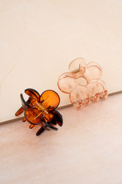 Ditsy Daisy Hair Claw Set on slate 2