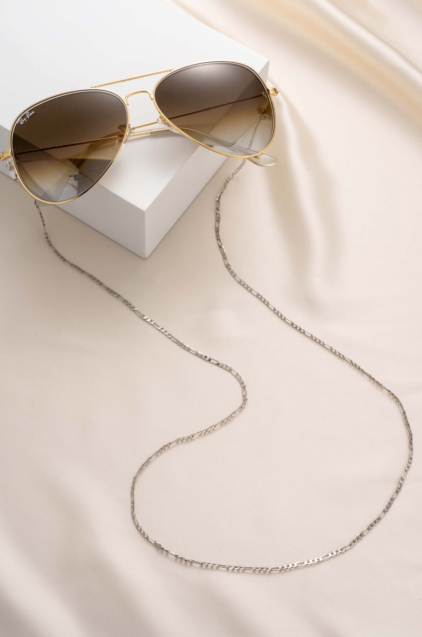 Everyday Glasses Chain in gold in rhodium
